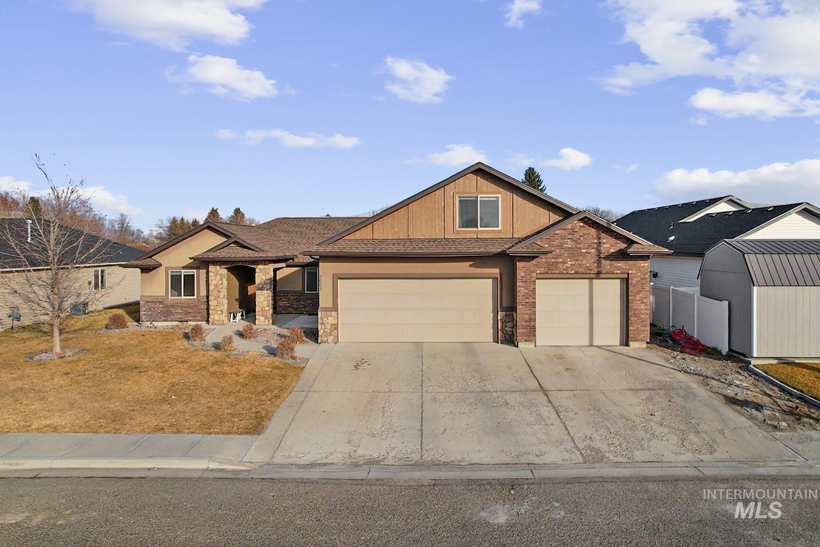 2002 Red Tail St, Rupert, Idaho 83350-5507, 4 Bedrooms, 2 Bathrooms, Residential For Sale, Price $465,000,MLS 98974968