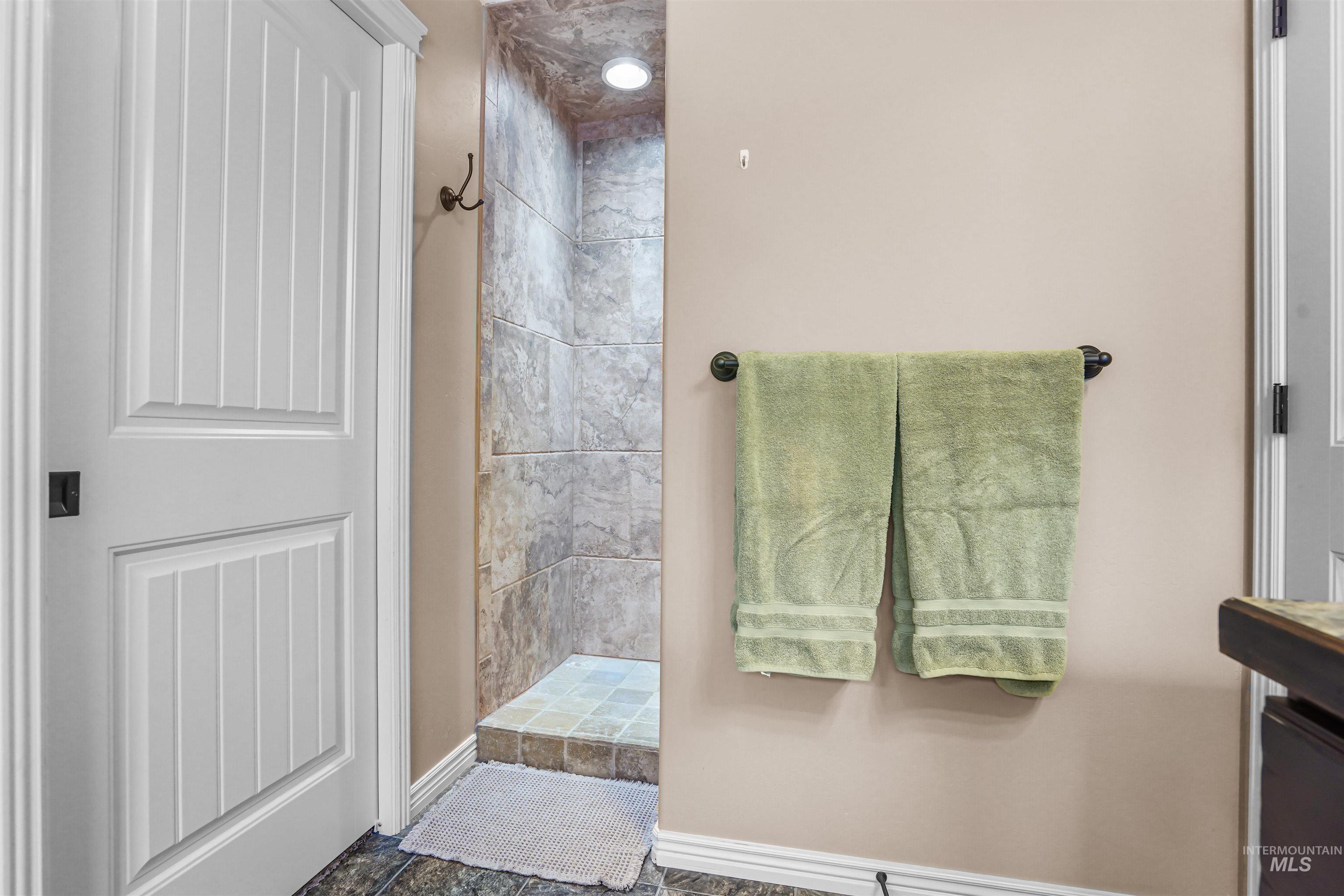 2002 Red Tail St, Rupert, Idaho 83350-5507, 4 Bedrooms, 2 Bathrooms, Residential For Sale, Price $465,000,MLS 98974968