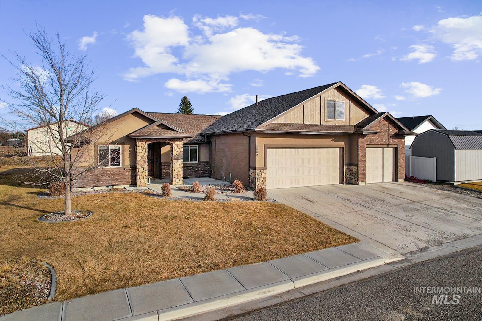 2002 Red Tail St, Rupert, Idaho 83350-5507, 4 Bedrooms, 2 Bathrooms, Residential For Sale, Price $465,000,MLS 98974968