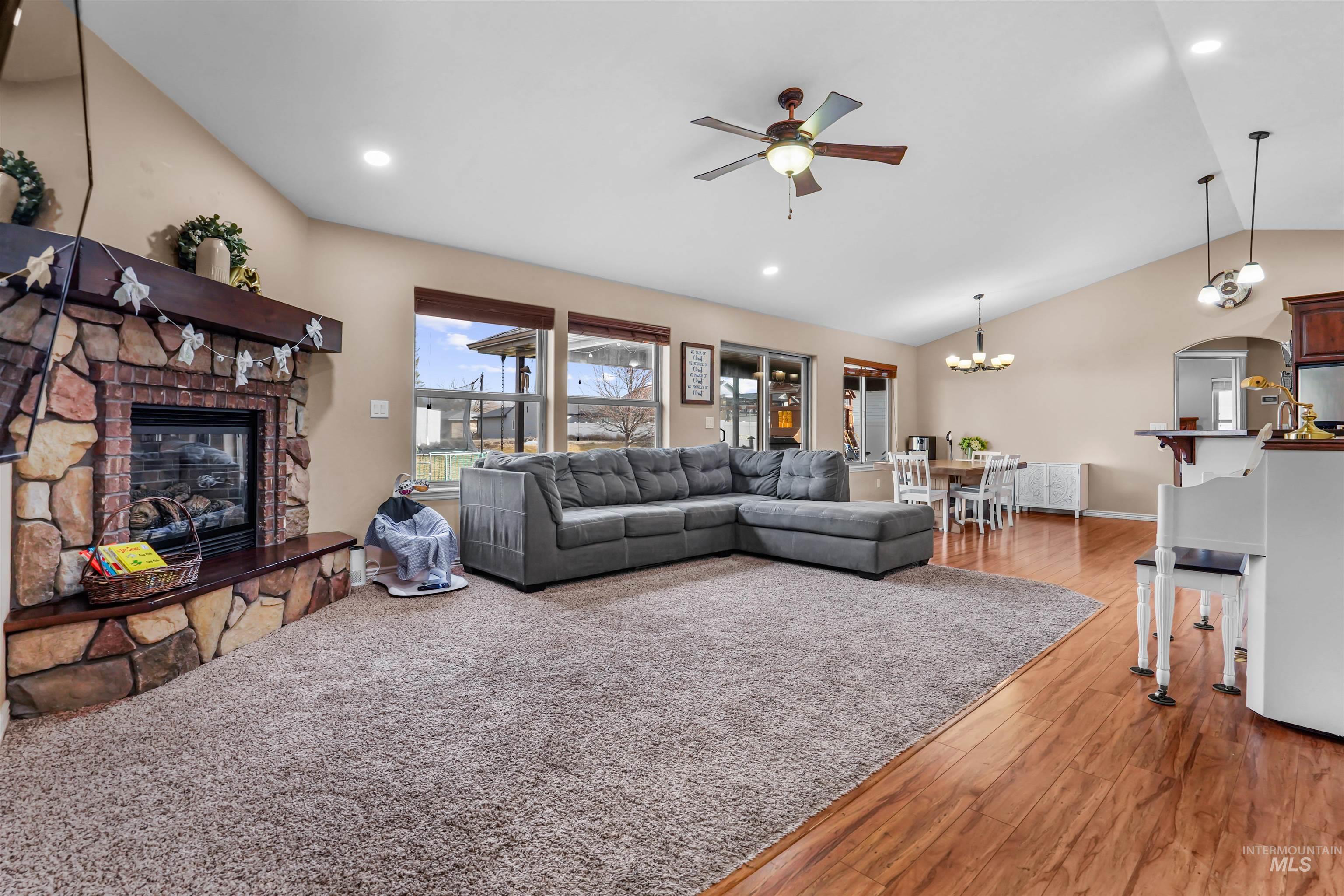 2002 Red Tail St, Rupert, Idaho 83350-5507, 4 Bedrooms, 2 Bathrooms, Residential For Sale, Price $465,000,MLS 98974968