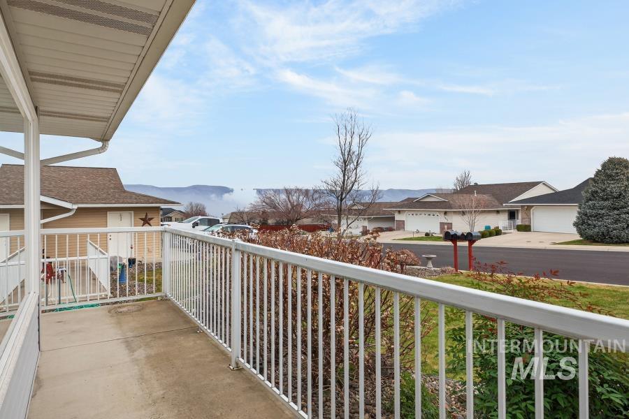 2942 Spruce St, Lewiston, Idaho 83501, 2 Bedrooms, 2 Bathrooms, Residential For Sale, Price $397,000,MLS 98974969