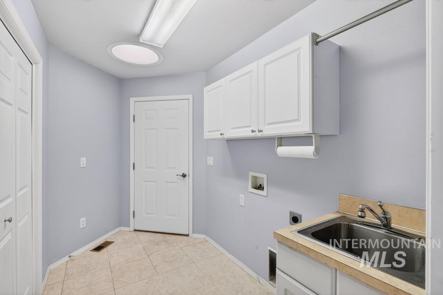 2942 Spruce St, Lewiston, Idaho 83501, 2 Bedrooms, 2 Bathrooms, Residential For Sale, Price $397,000,MLS 98974969