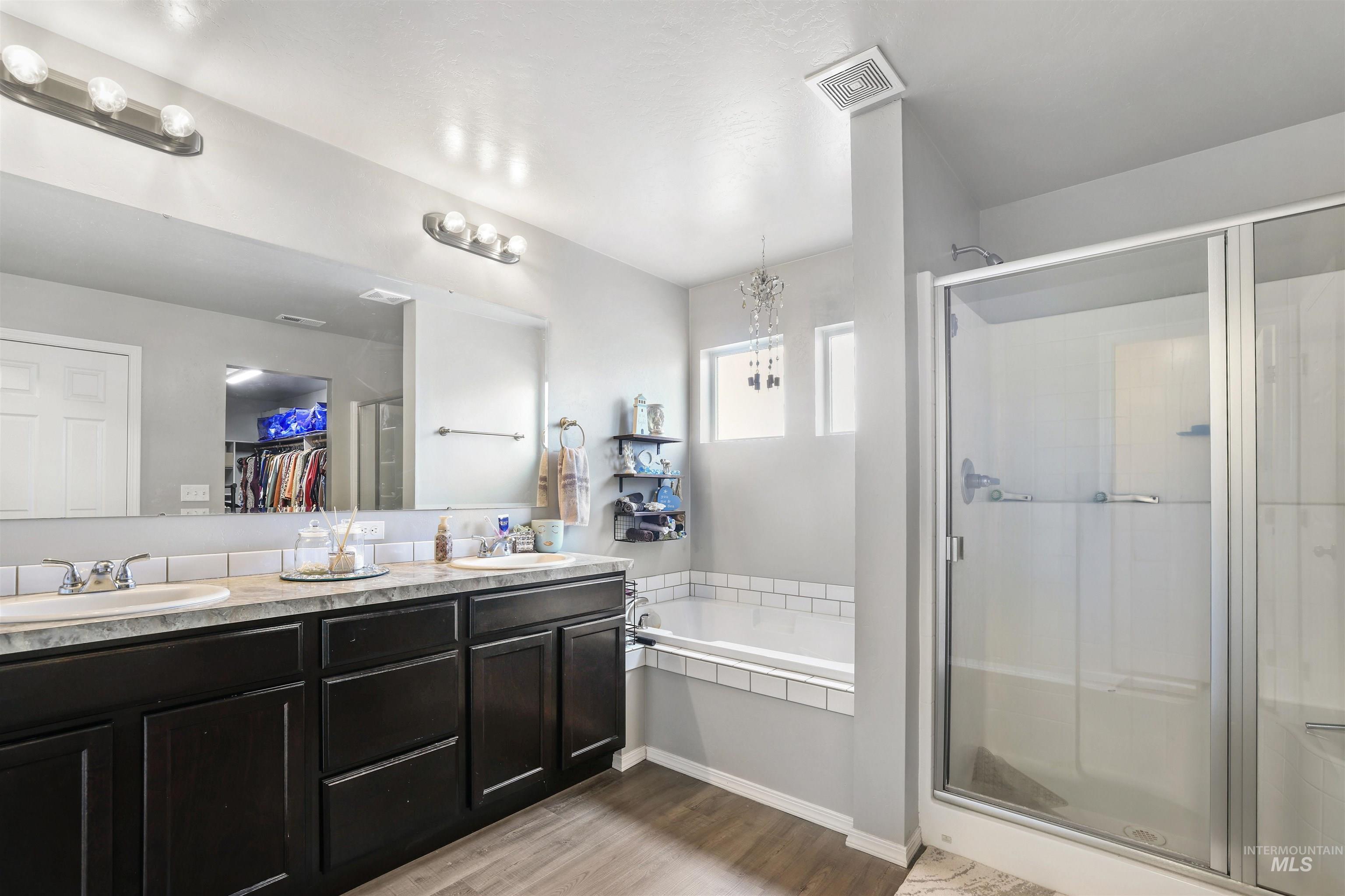 798 Grizzly Drive, Twin Falls, Idaho 83301, 5 Bedrooms, 2.5 Bathrooms, Residential For Sale, Price $559,000,MLS 98974972