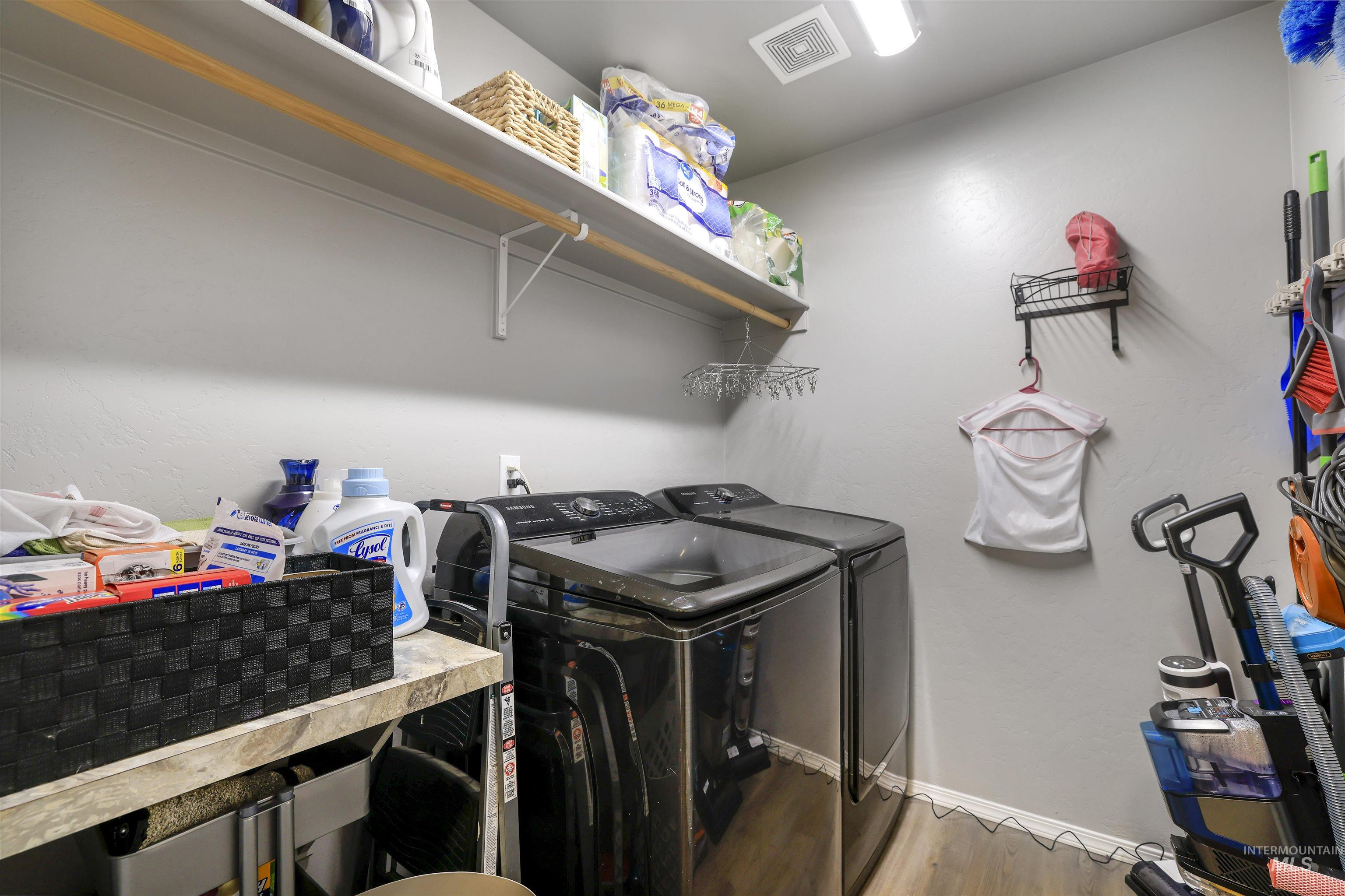 798 Grizzly Drive, Twin Falls, Idaho 83301, 5 Bedrooms, 2.5 Bathrooms, Residential For Sale, Price $559,000,MLS 98974972