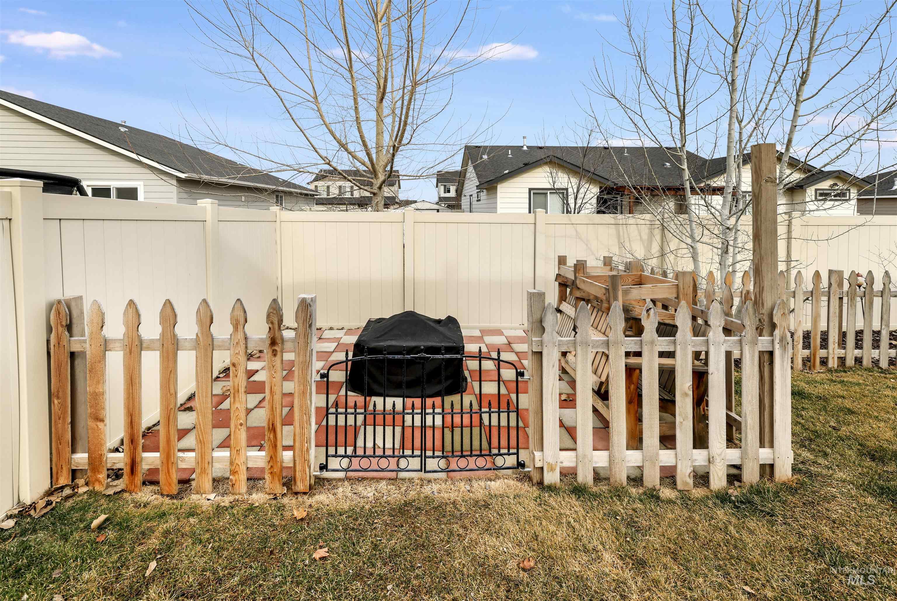 798 Grizzly Drive, Twin Falls, Idaho 83301, 5 Bedrooms, 2.5 Bathrooms, Residential For Sale, Price $559,000,MLS 98974972