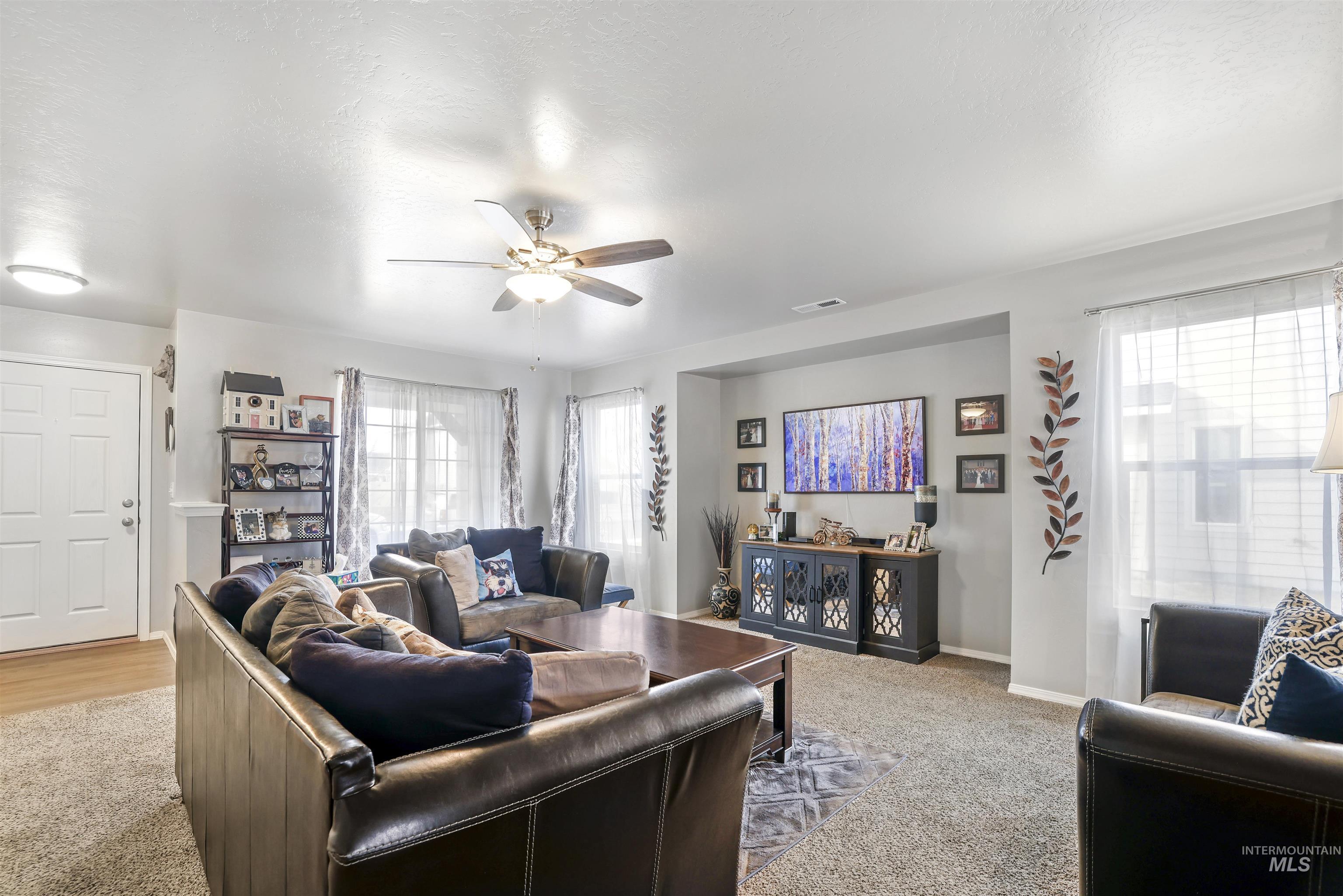 798 Grizzly Drive, Twin Falls, Idaho 83301, 5 Bedrooms, 2.5 Bathrooms, Residential For Sale, Price $559,000,MLS 98974972