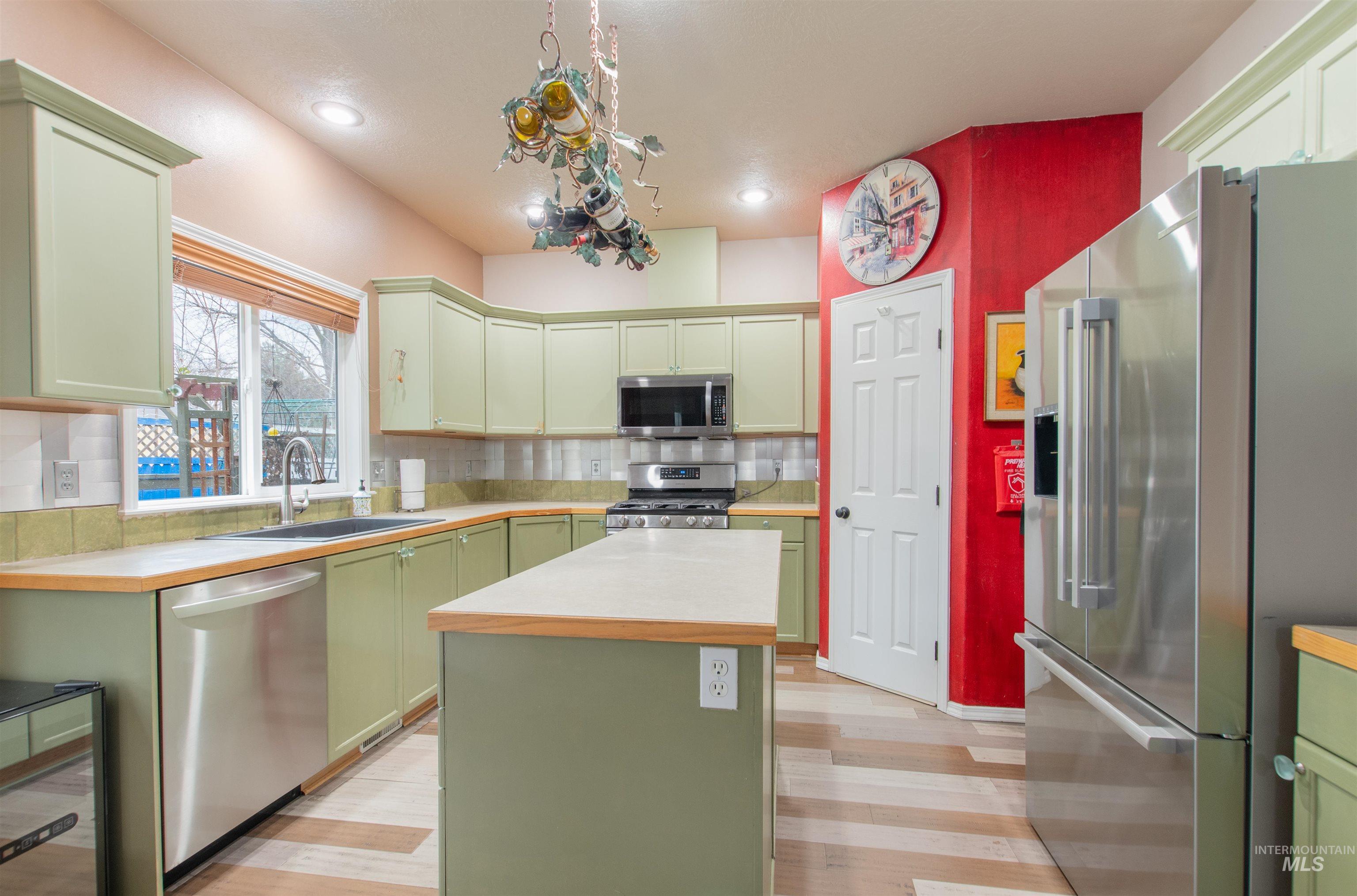 8888 W Hepburn Ln, Garden City, Idaho 83714, 3 Bedrooms, 2.5 Bathrooms, Residential For Sale, Price $669,900,MLS 98974973