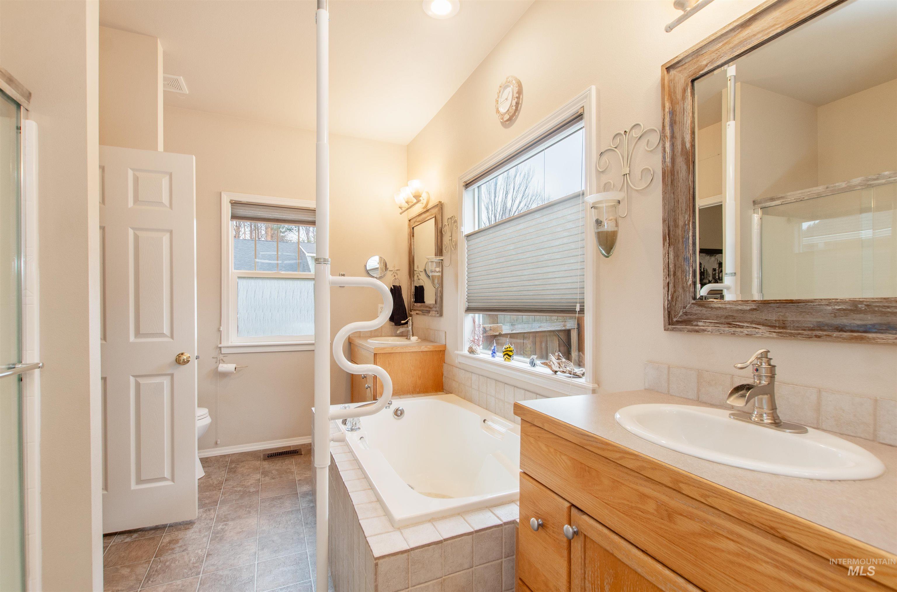 8888 W Hepburn Ln, Garden City, Idaho 83714, 3 Bedrooms, 2.5 Bathrooms, Residential For Sale, Price $669,900,MLS 98974973