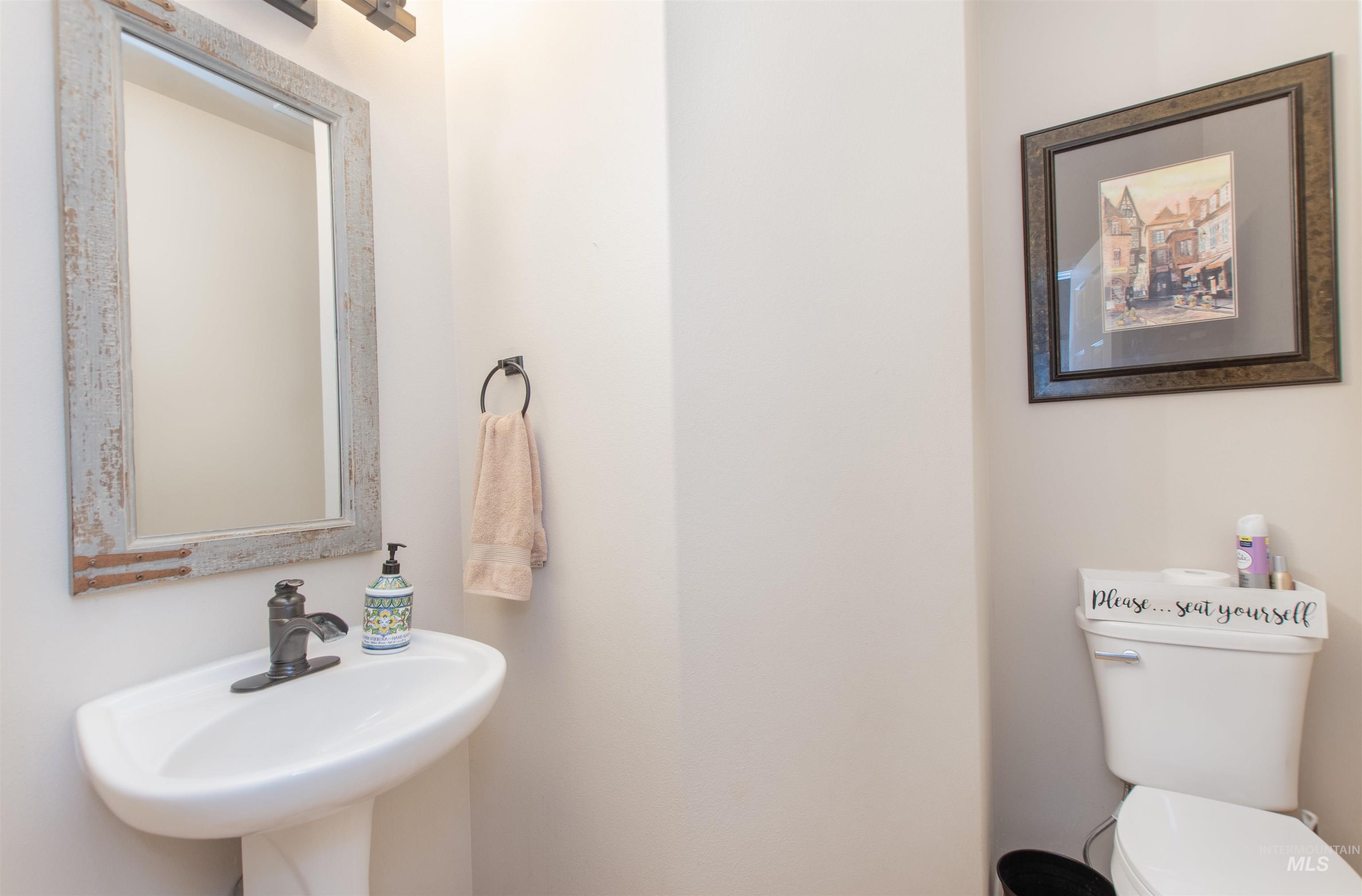 8888 W Hepburn Ln, Garden City, Idaho 83714, 3 Bedrooms, 2.5 Bathrooms, Residential For Sale, Price $669,900,MLS 98974973