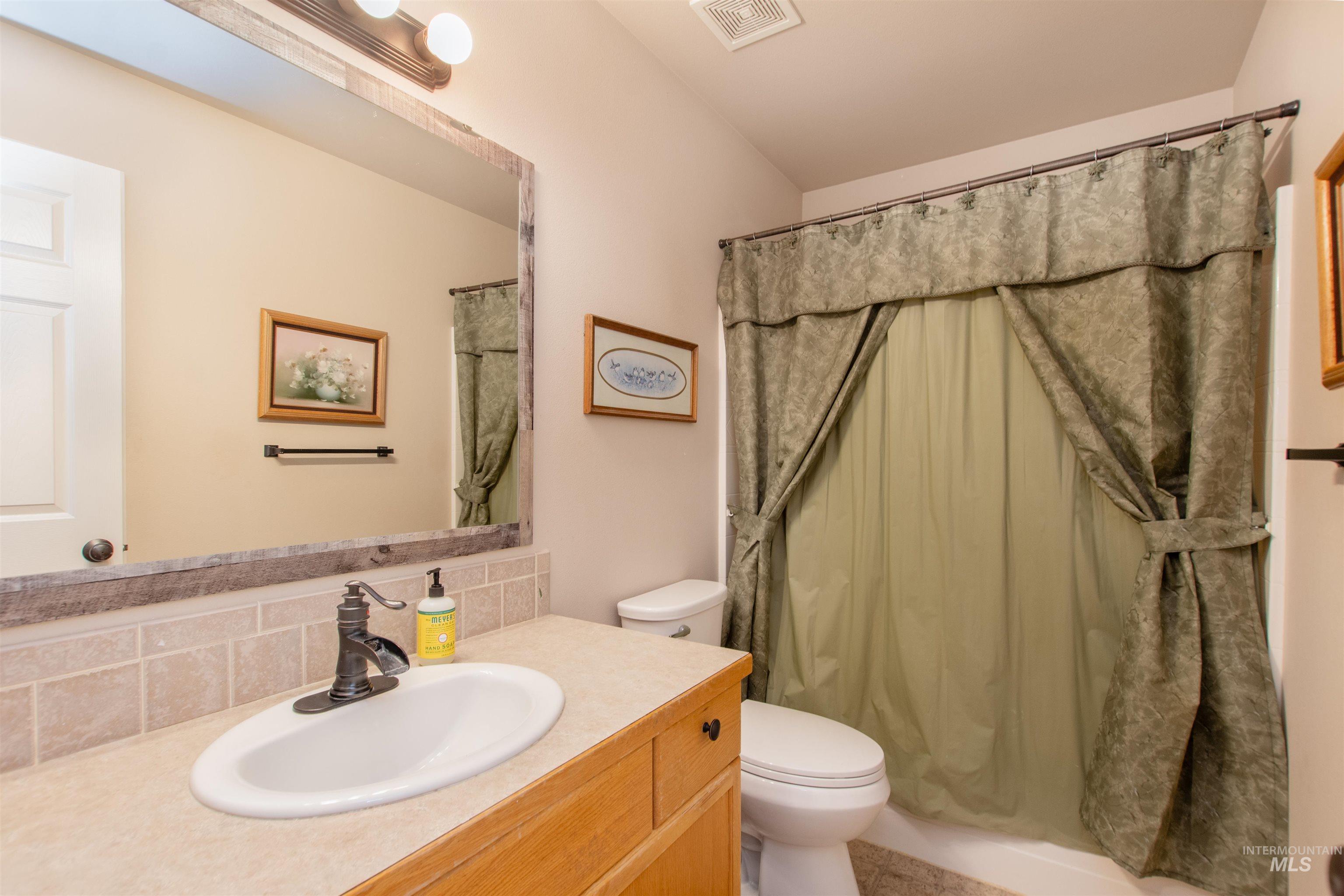 8888 W Hepburn Ln, Garden City, Idaho 83714, 3 Bedrooms, 2.5 Bathrooms, Residential For Sale, Price $669,900,MLS 98974973