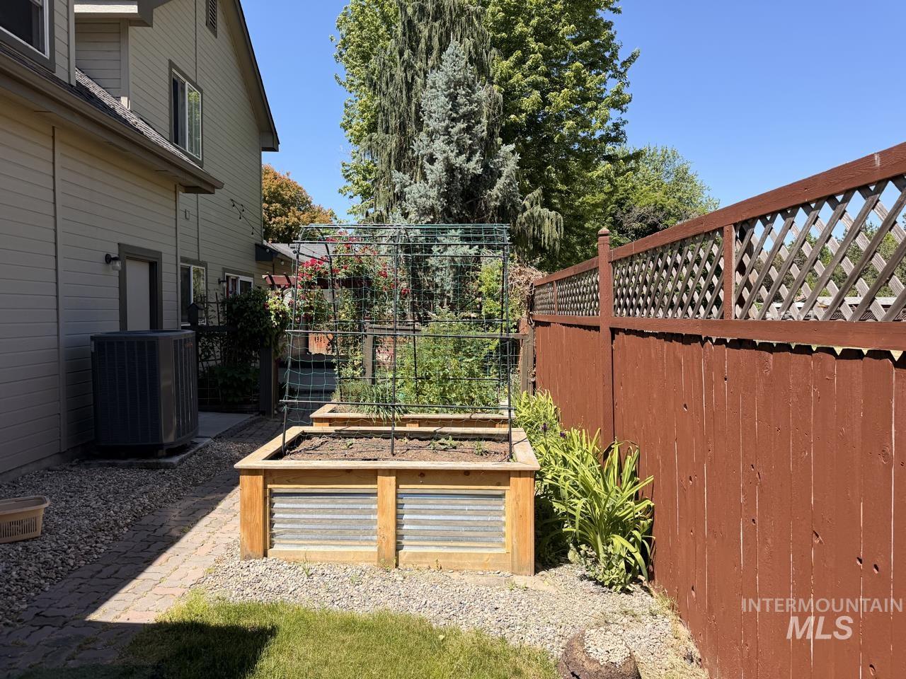 8888 W Hepburn Ln, Garden City, Idaho 83714, 3 Bedrooms, 2.5 Bathrooms, Residential For Sale, Price $649,900,MLS 98974973