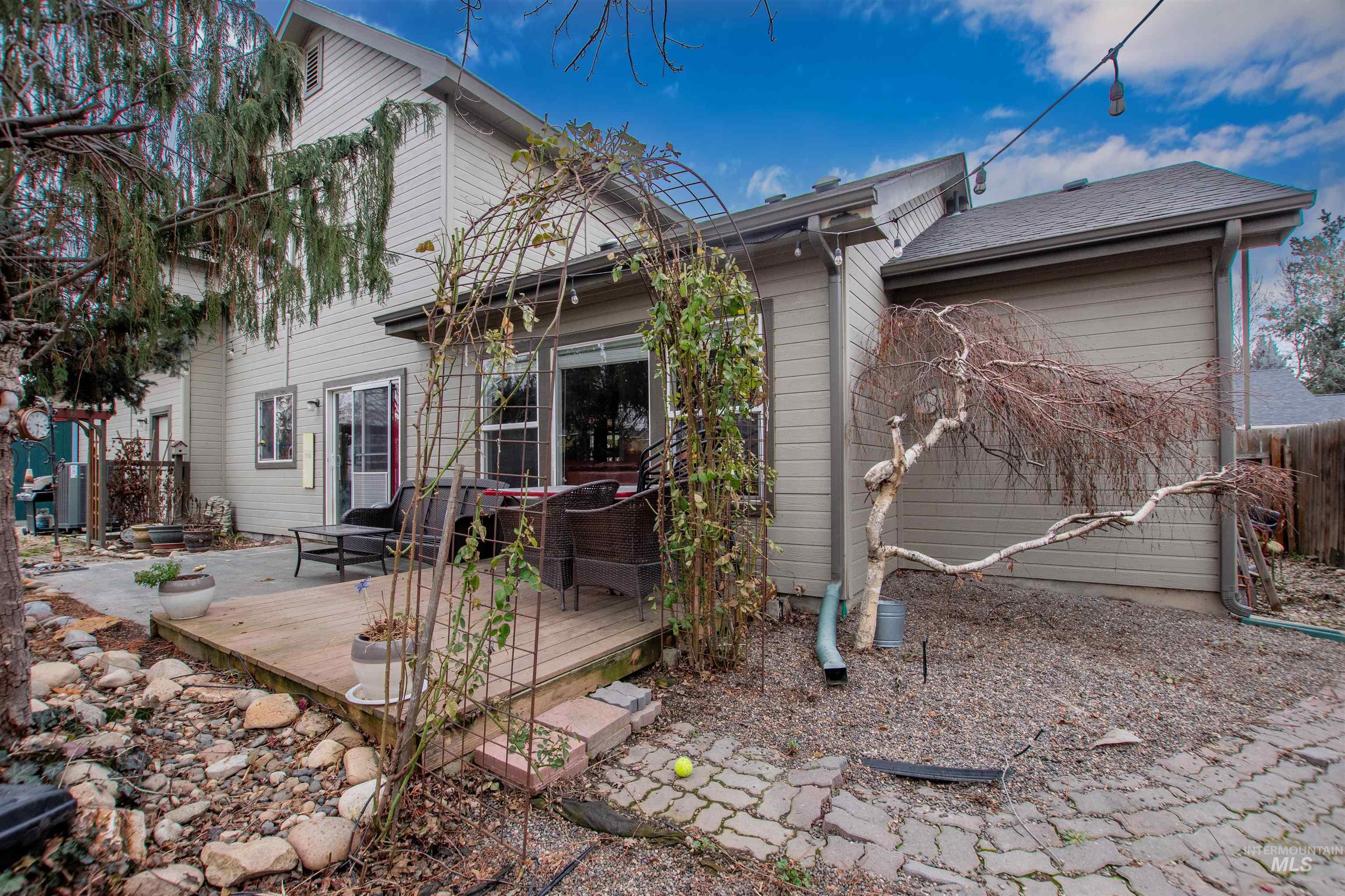 8888 W Hepburn Ln, Garden City, Idaho 83714, 3 Bedrooms, 2.5 Bathrooms, Residential For Sale, Price $669,900,MLS 98974973