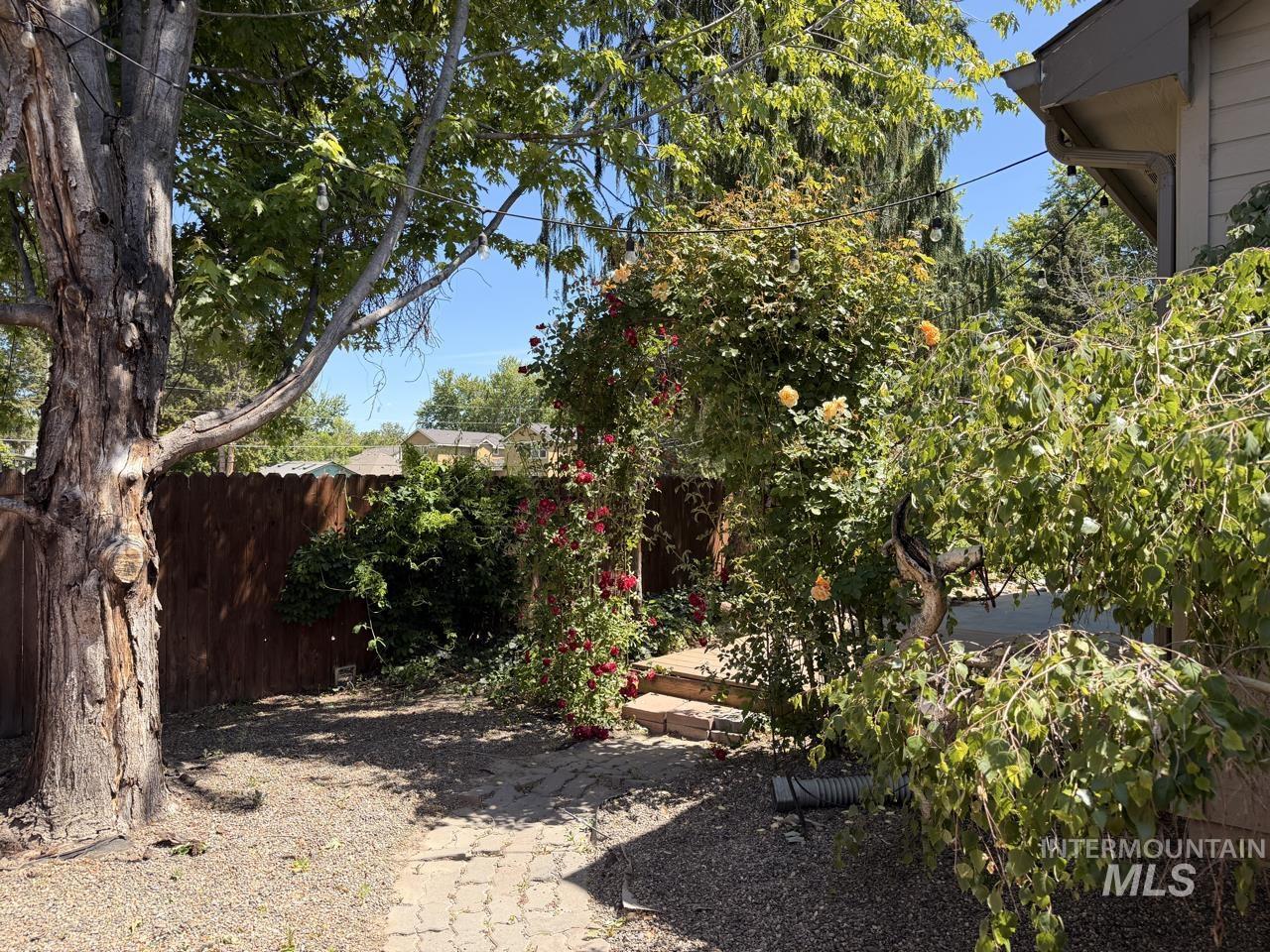 8888 W Hepburn Ln, Garden City, Idaho 83714, 3 Bedrooms, 2.5 Bathrooms, Residential For Sale, Price $649,900,MLS 98974973