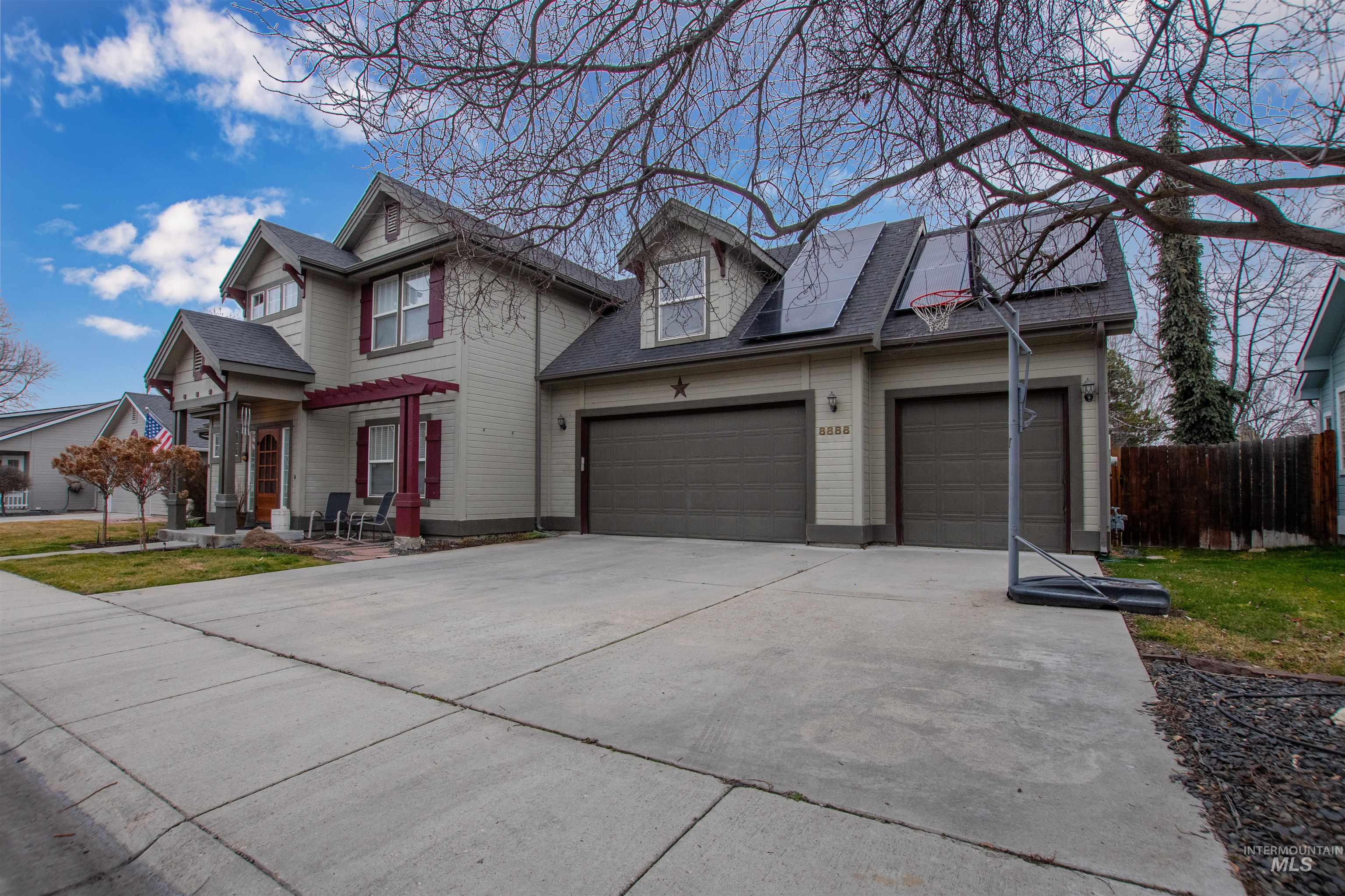 8888 W Hepburn Ln, Garden City, Idaho 83714, 3 Bedrooms, 2.5 Bathrooms, Residential For Sale, Price $669,900,MLS 98974973