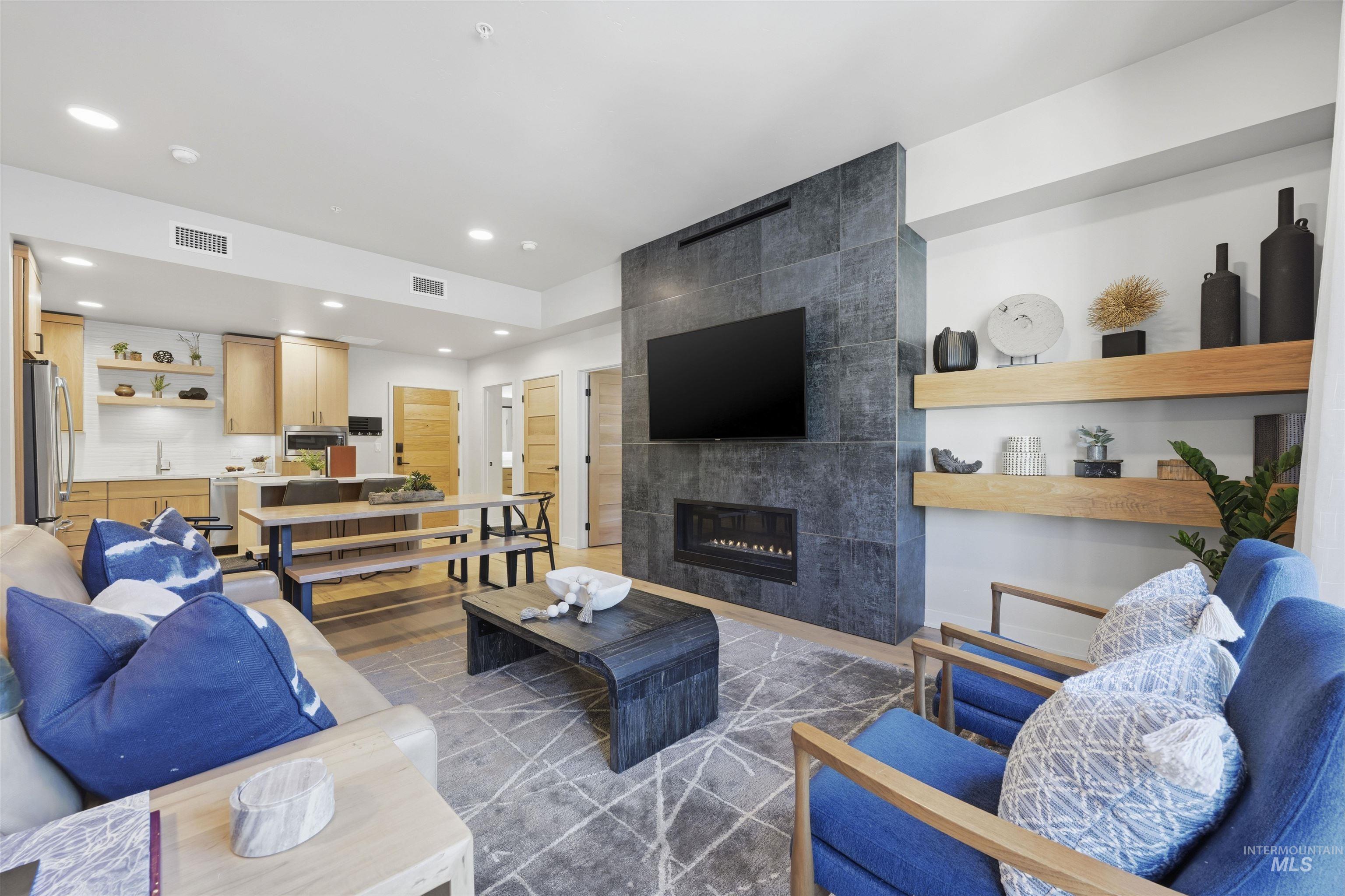 780 Village Dr, Donnelly, Idaho 83615, 2 Bedrooms, 2 Bathrooms, Residential For Sale, Price $899,900,MLS 98974974