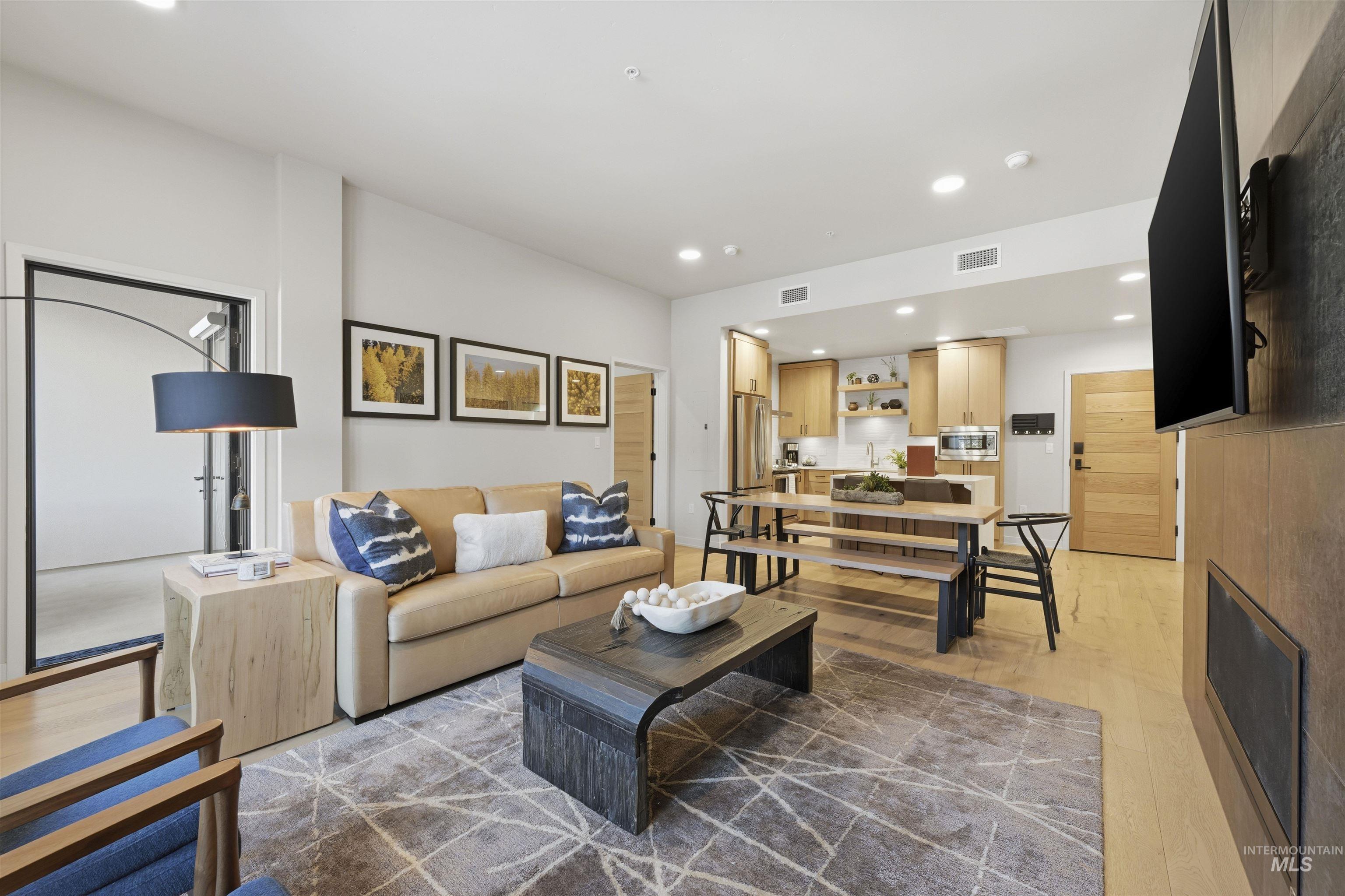 780 Village Dr, Donnelly, Idaho 83615, 2 Bedrooms, 2 Bathrooms, Residential For Sale, Price $899,900,MLS 98974974