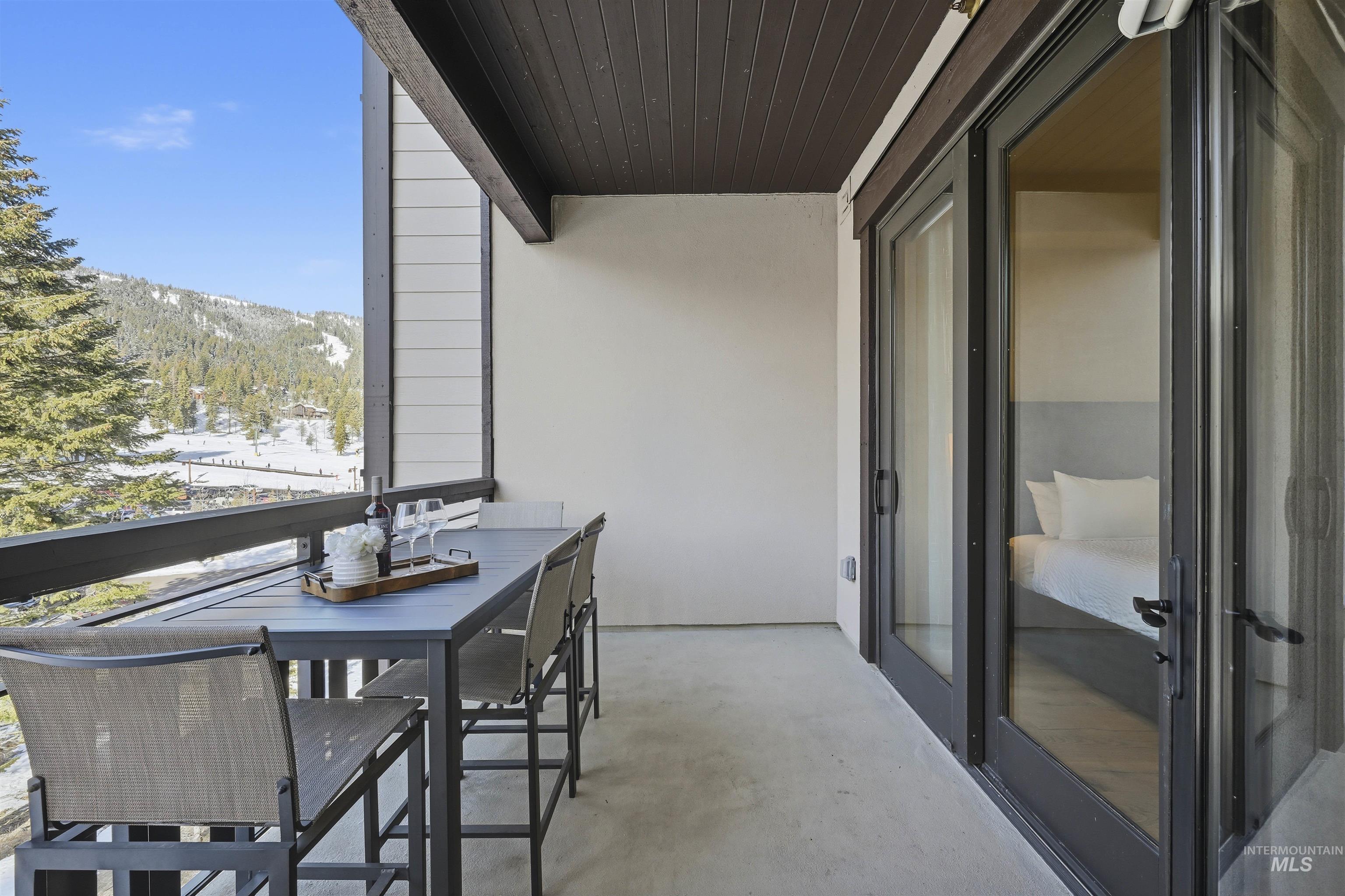 780 Village Dr, Donnelly, Idaho 83615, 2 Bedrooms, 2 Bathrooms, Residential For Sale, Price $899,900,MLS 98974974