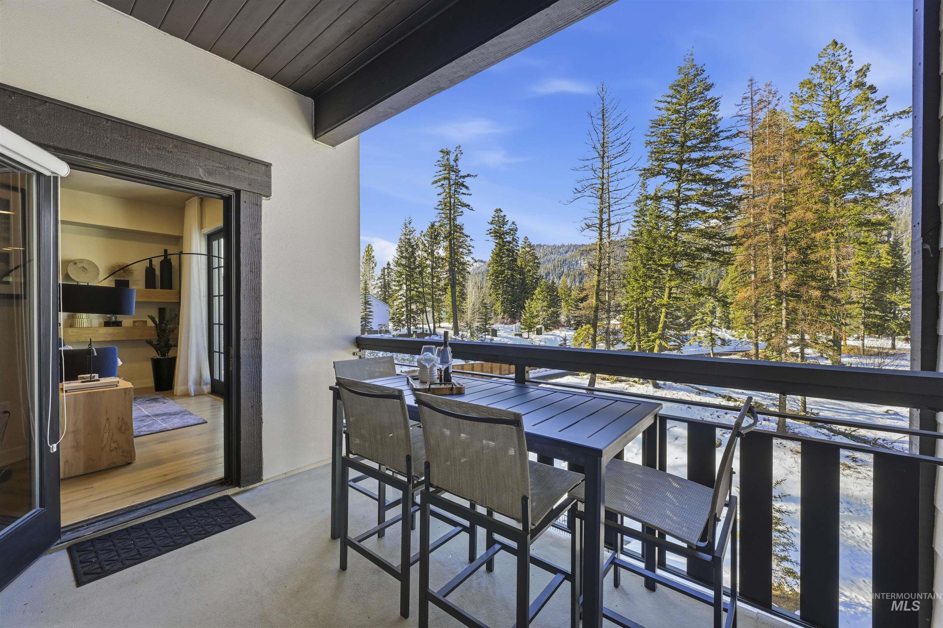 780 Village Dr, Donnelly, Idaho 83615, 2 Bedrooms, 2 Bathrooms, Residential For Sale, Price $899,900,MLS 98974974