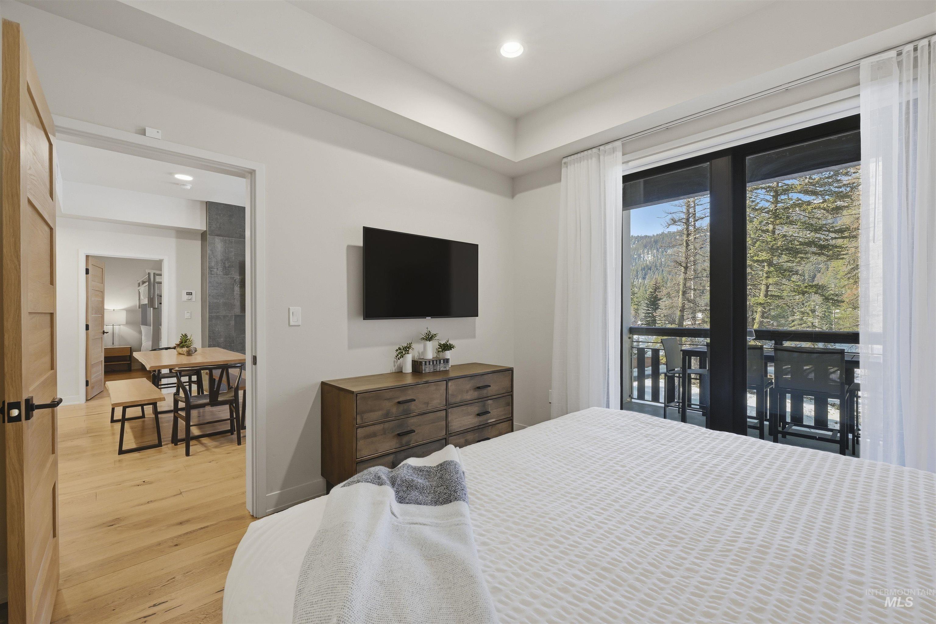 780 Village Dr, Donnelly, Idaho 83615, 2 Bedrooms, 2 Bathrooms, Residential For Sale, Price $899,900,MLS 98974974