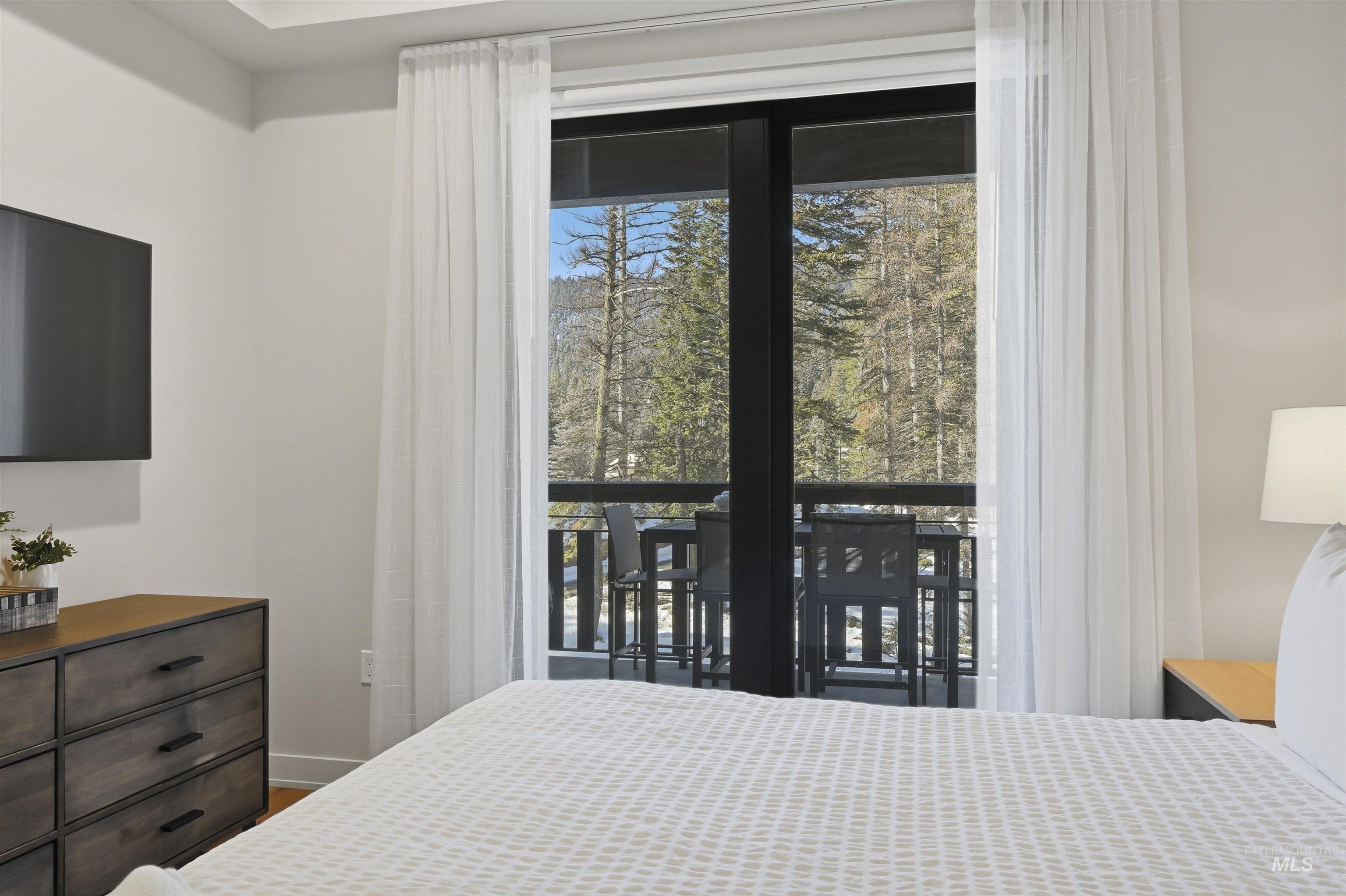 780 Village Dr, Donnelly, Idaho 83615, 2 Bedrooms, 2 Bathrooms, Residential For Sale, Price $899,900,MLS 98974974