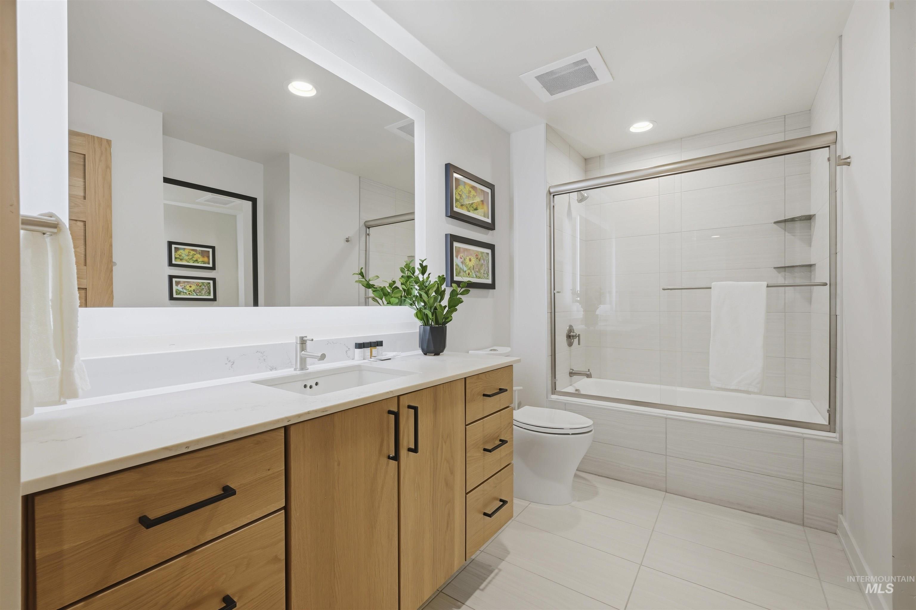 780 Village Dr, Donnelly, Idaho 83615, 2 Bedrooms, 2 Bathrooms, Residential For Sale, Price $899,900,MLS 98974974