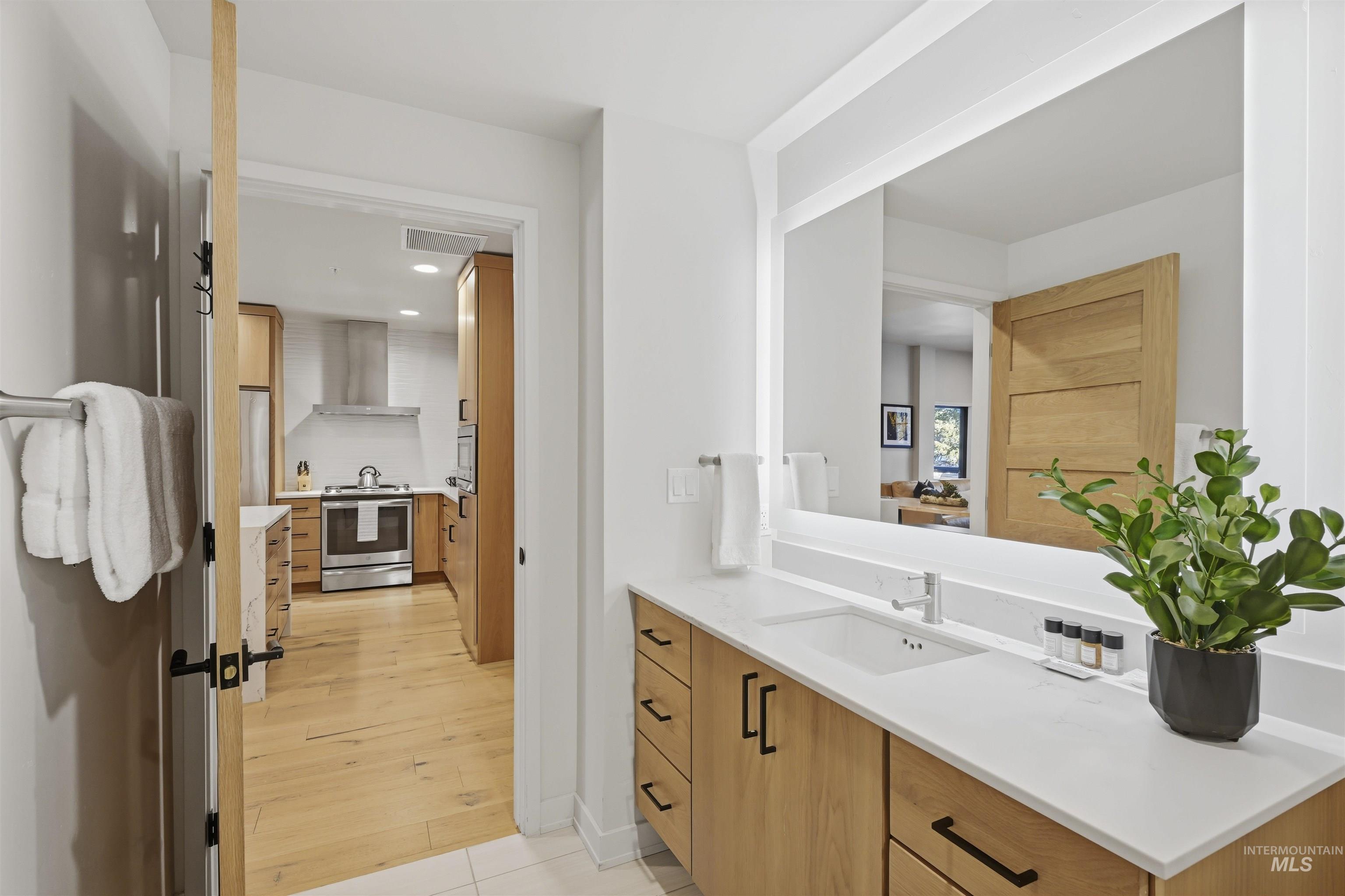 780 Village Dr, Donnelly, Idaho 83615, 2 Bedrooms, 2 Bathrooms, Residential For Sale, Price $899,900,MLS 98974974