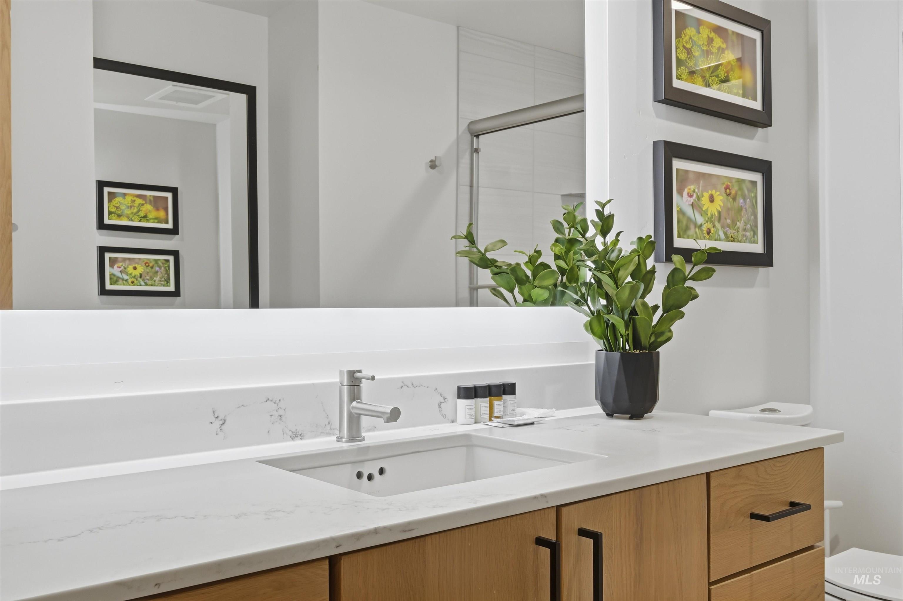 780 Village Dr, Donnelly, Idaho 83615, 2 Bedrooms, 2 Bathrooms, Residential For Sale, Price $899,900,MLS 98974974