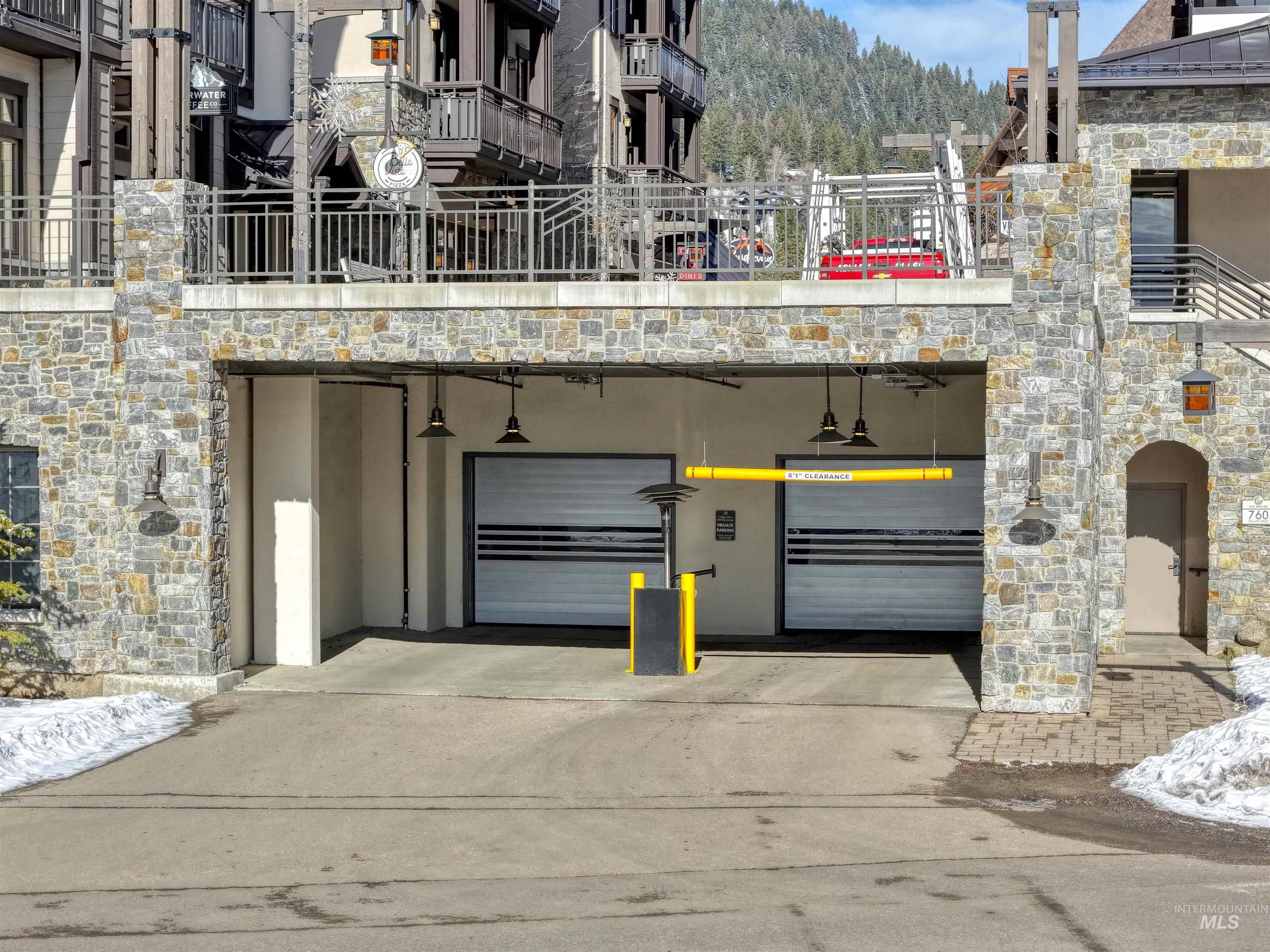 780 Village Dr, Donnelly, Idaho 83615, 2 Bedrooms, 2 Bathrooms, Residential For Sale, Price $899,900,MLS 98974974