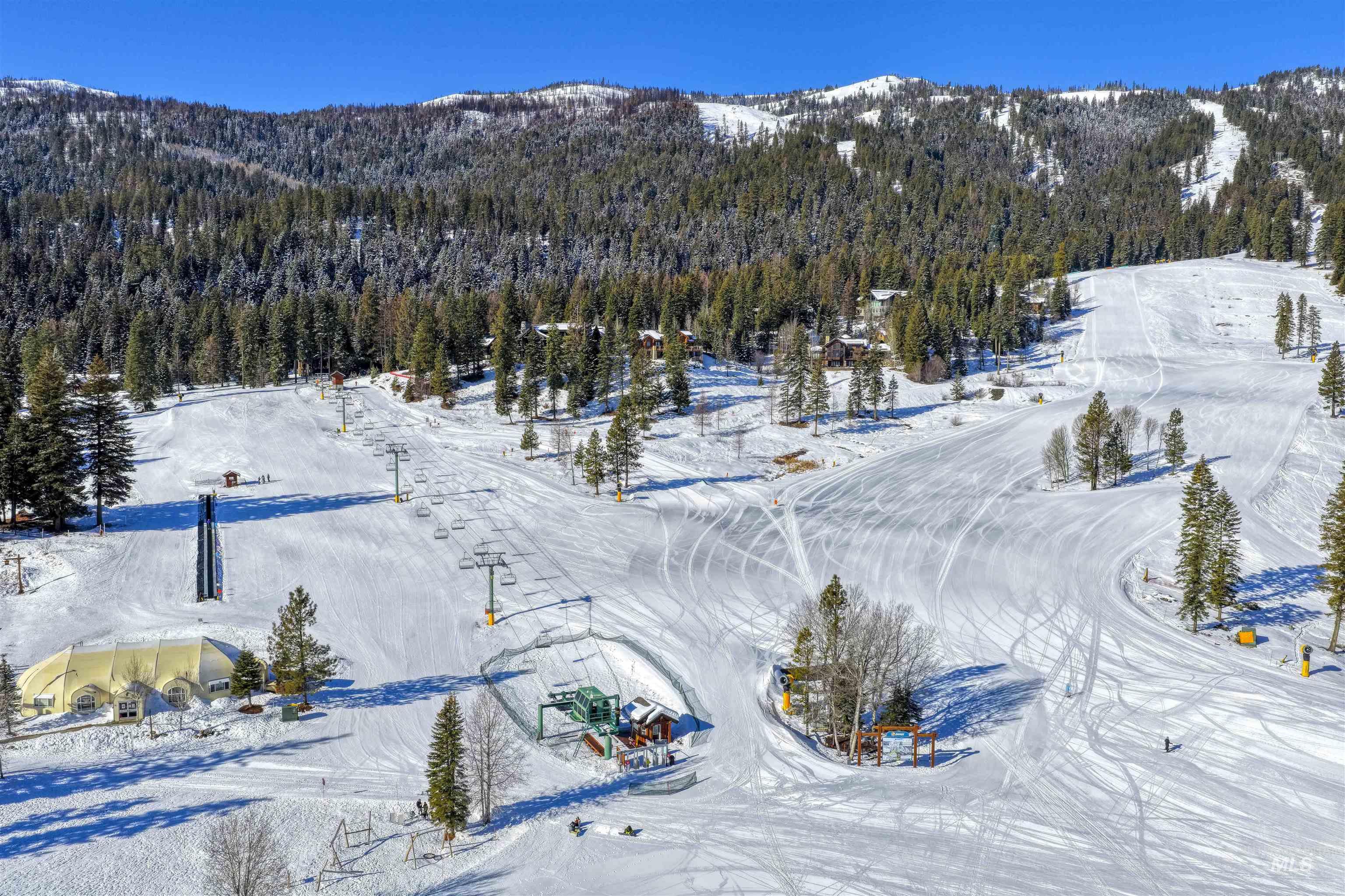 780 Village Dr, Donnelly, Idaho 83615, 2 Bedrooms, 2 Bathrooms, Residential For Sale, Price $899,900,MLS 98974974