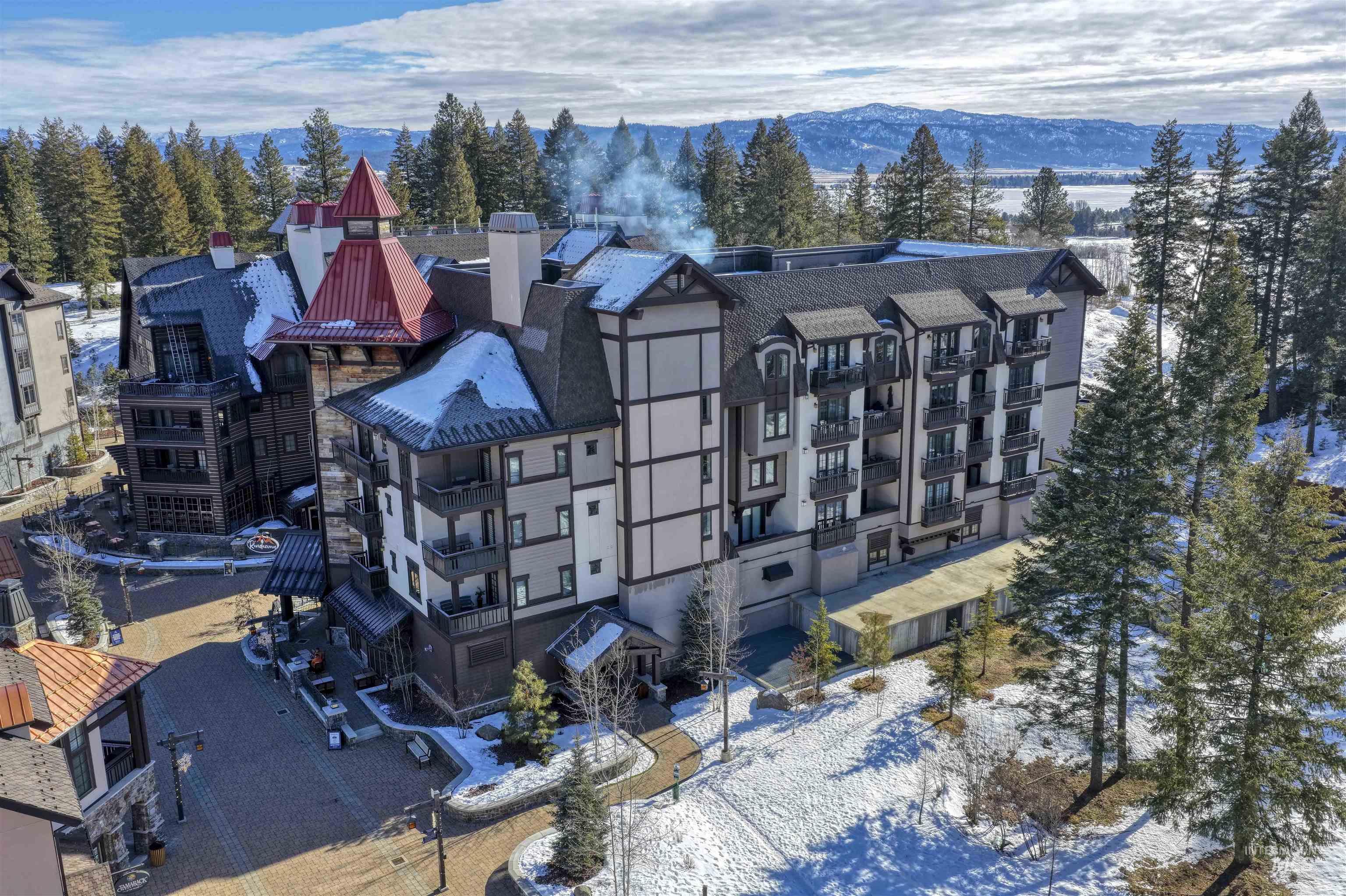 780 Village Dr, Donnelly, Idaho 83615, 2 Bedrooms, 2 Bathrooms, Residential For Sale, Price $899,900,MLS 98974974