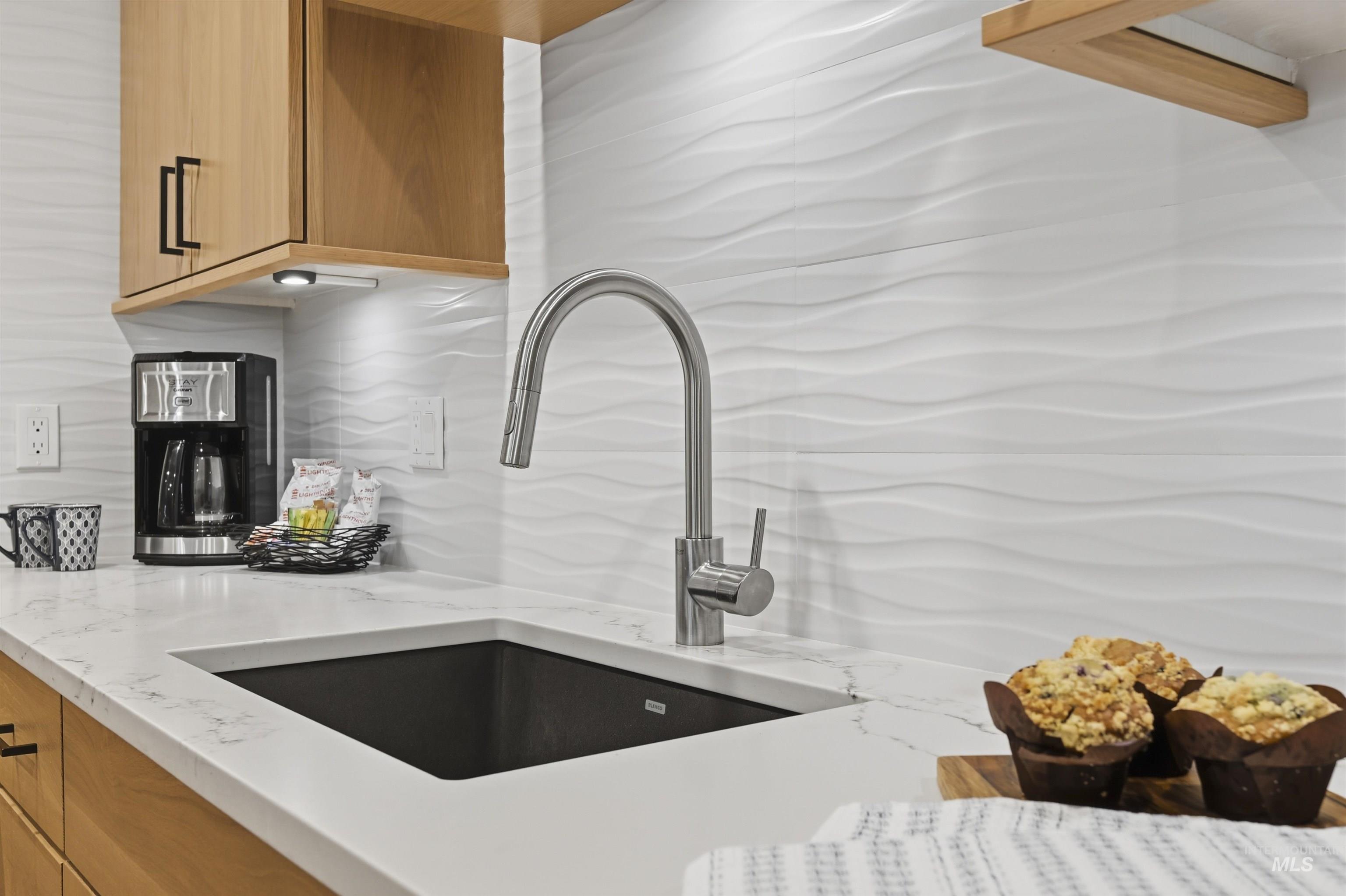 780 Village Dr, Donnelly, Idaho 83615, 2 Bedrooms, 2 Bathrooms, Residential For Sale, Price $899,900,MLS 98974974