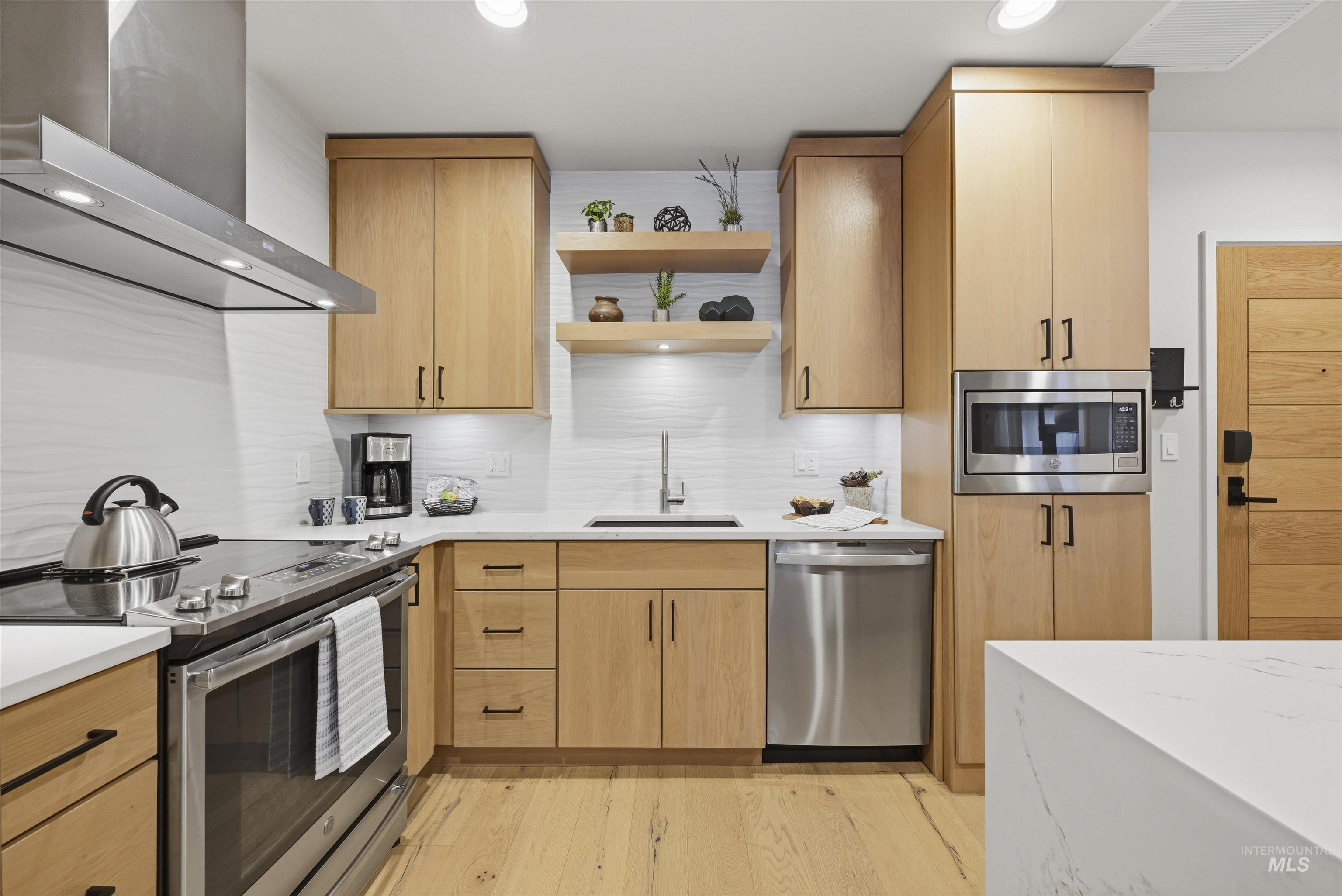 780 Village Dr, Donnelly, Idaho 83615, 2 Bedrooms, 2 Bathrooms, Residential For Sale, Price $874,900,MLS 98974974