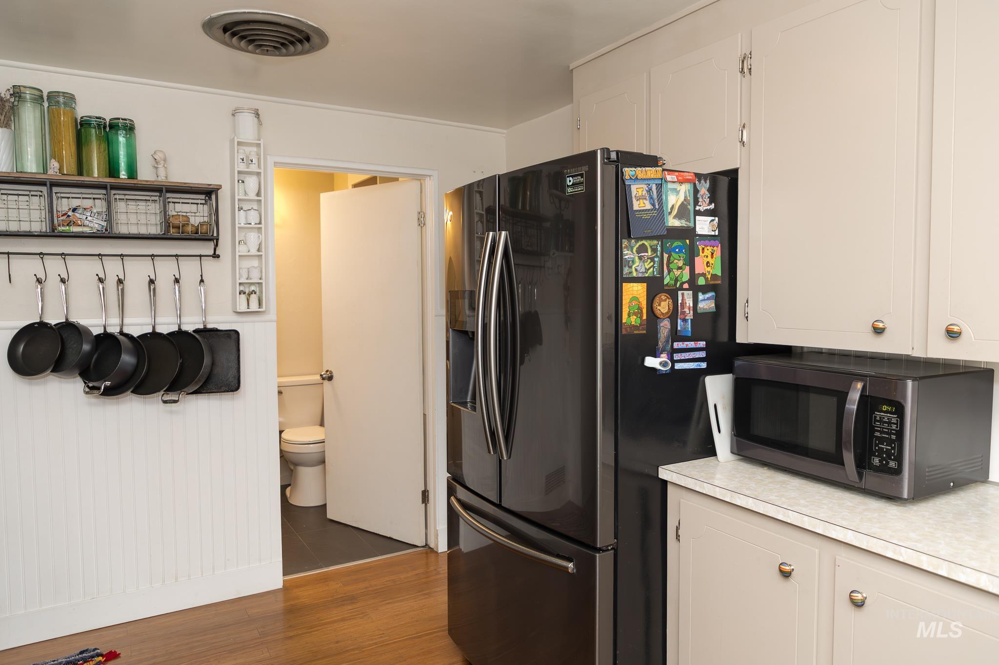 661 SW 3rd St, Ontario, Oregon 97914, 3 Bedrooms, 2 Bathrooms, Residential For Sale, Price $325,000,MLS 98974975