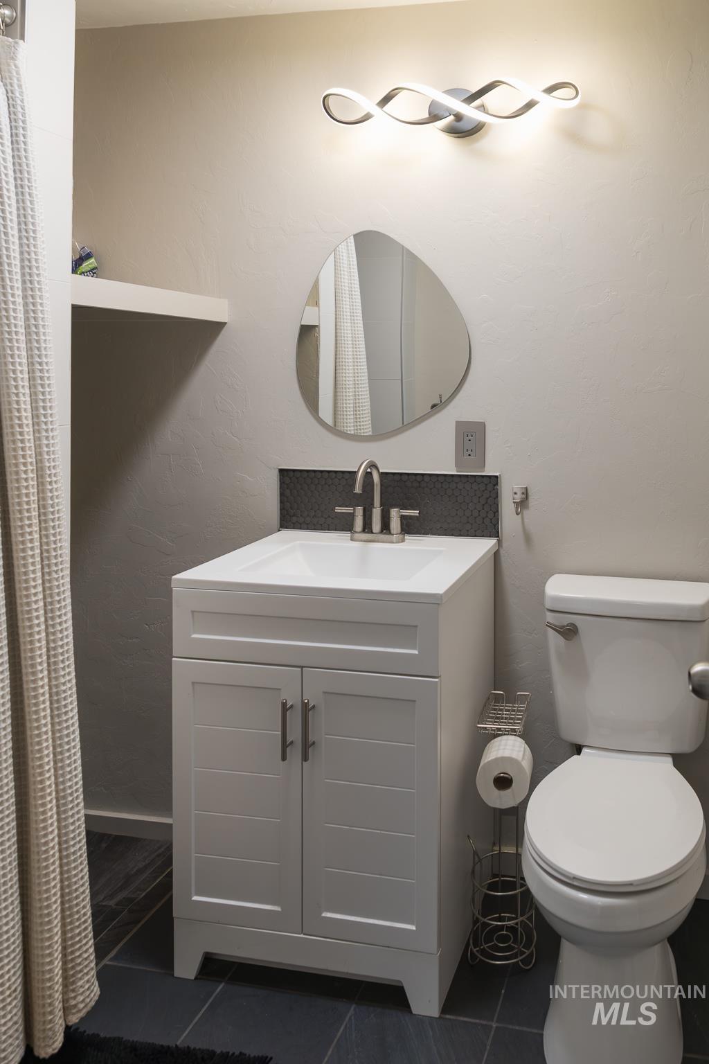 661 SW 3rd St, Ontario, Oregon 97914, 3 Bedrooms, 2 Bathrooms, Residential For Sale, Price $325,000,MLS 98974975