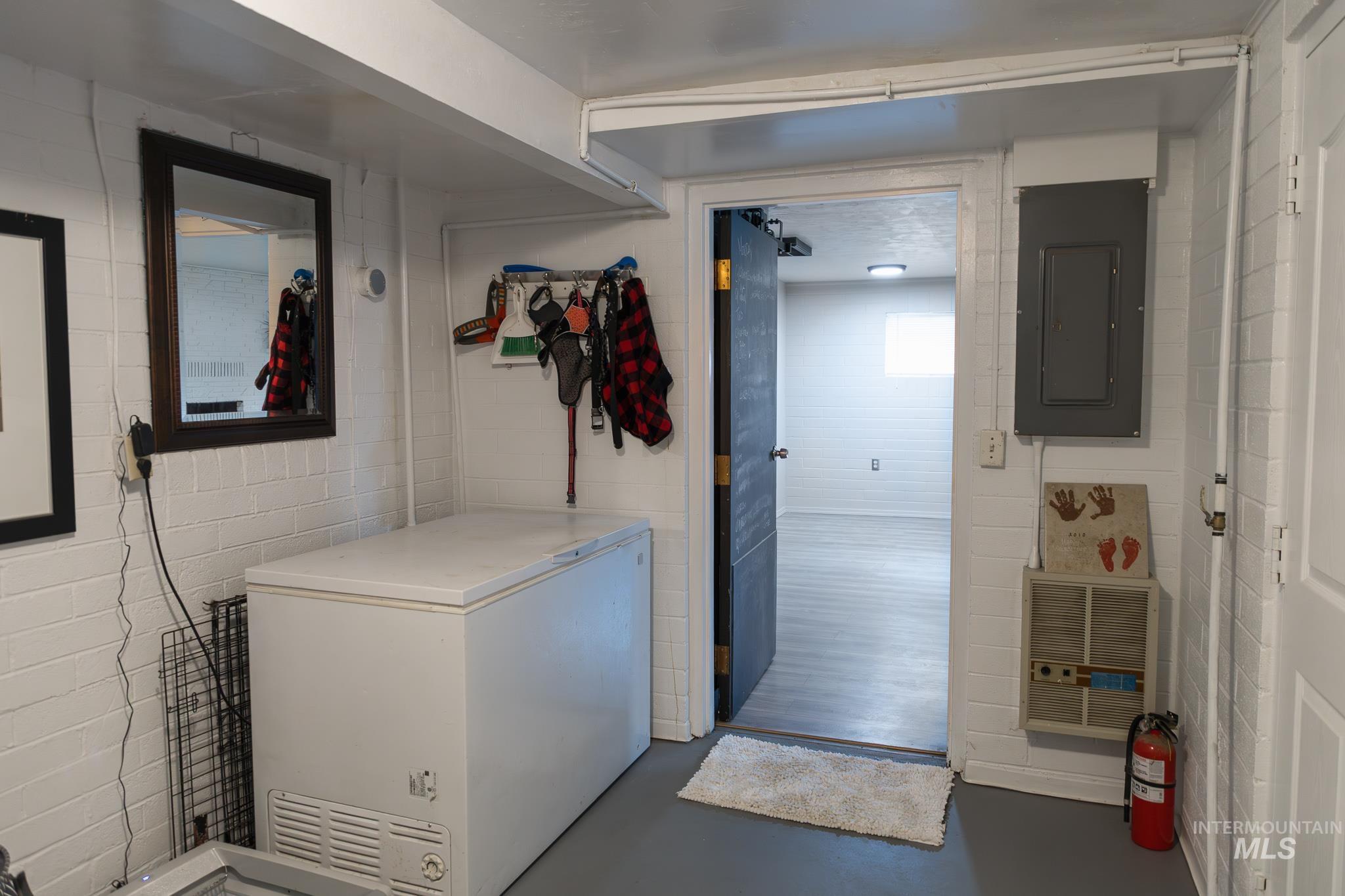 661 SW 3rd St, Ontario, Oregon 97914, 3 Bedrooms, 2 Bathrooms, Residential For Sale, Price $325,000,MLS 98974975