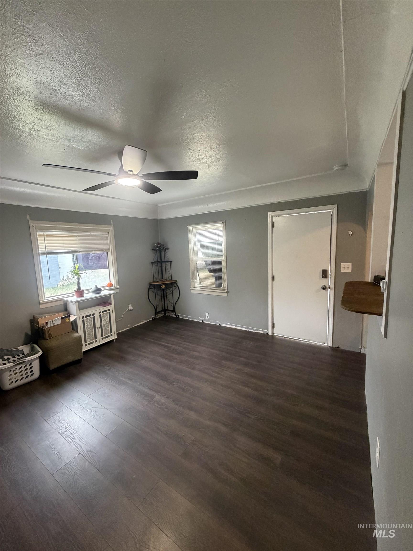 661 SW 3rd St, Ontario, Oregon 97914, 3 Bedrooms, 2 Bathrooms, Residential For Sale, Price $325,000,MLS 98974975