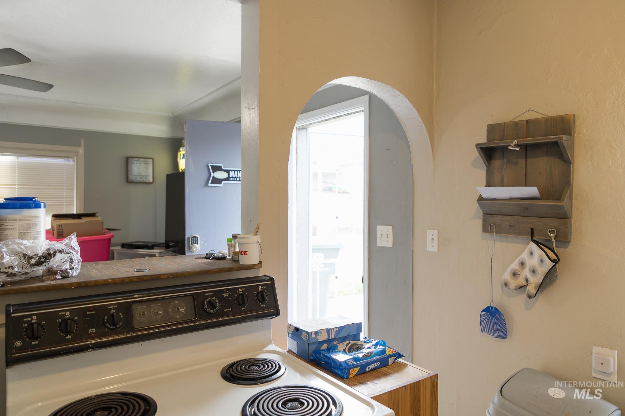 661 SW 3rd St, Ontario, Oregon 97914, 3 Bedrooms, 2 Bathrooms, Residential For Sale, Price $325,000,MLS 98974975