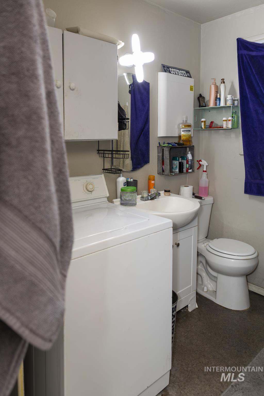 661 SW 3rd St, Ontario, Oregon 97914, 3 Bedrooms, 2 Bathrooms, Residential For Sale, Price $325,000,MLS 98974975