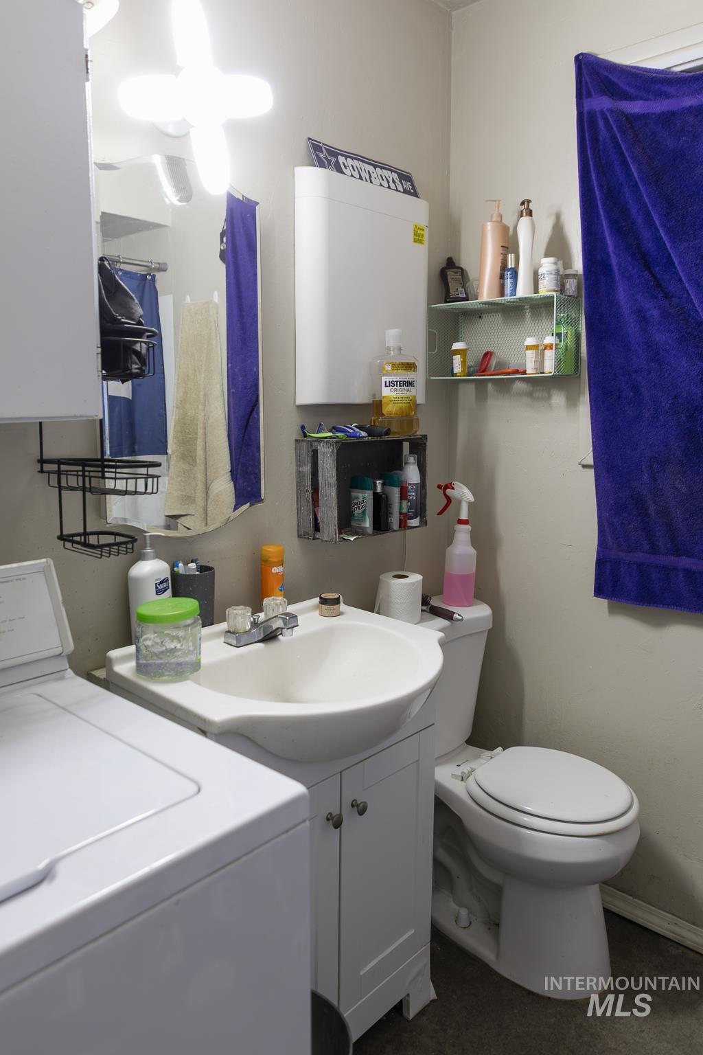 661 SW 3rd St, Ontario, Oregon 97914, 3 Bedrooms, 2 Bathrooms, Residential For Sale, Price $325,000,MLS 98974975