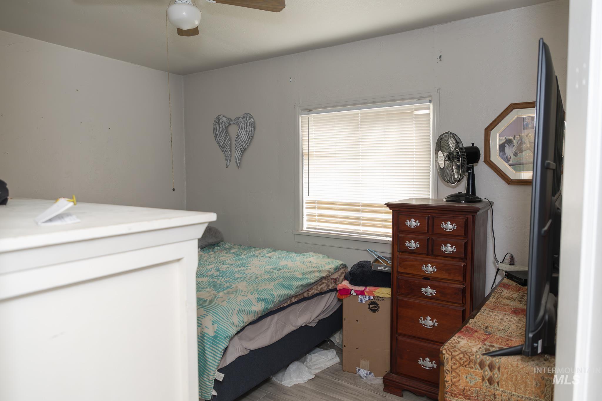 661 SW 3rd St, Ontario, Oregon 97914, 3 Bedrooms, 2 Bathrooms, Residential For Sale, Price $325,000,MLS 98974975