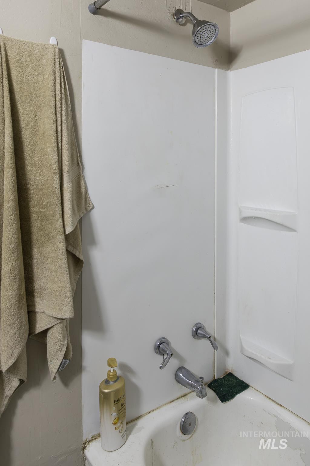 661 SW 3rd St, Ontario, Oregon 97914, 3 Bedrooms, 2 Bathrooms, Residential For Sale, Price $325,000,MLS 98974975