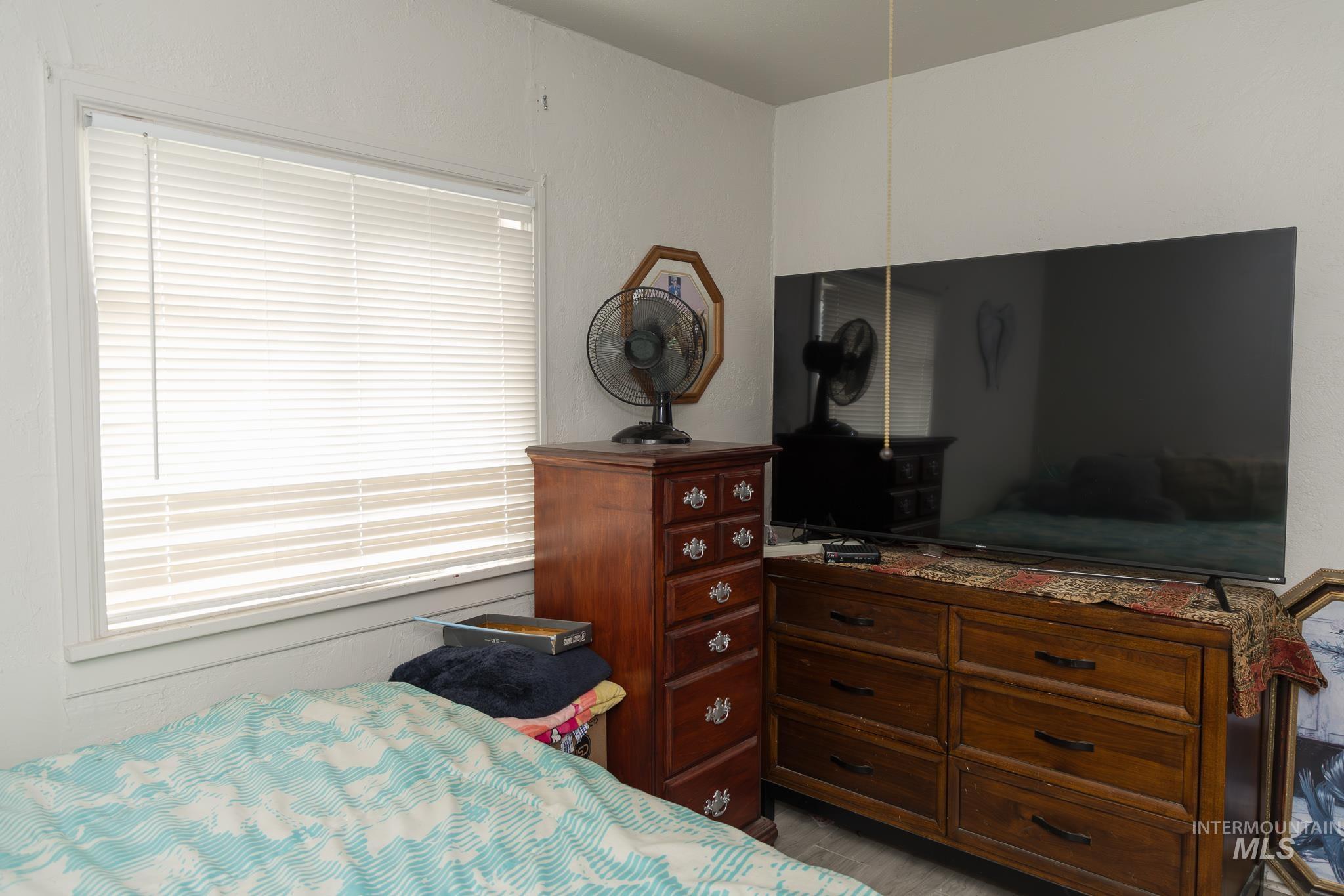 661 SW 3rd St, Ontario, Oregon 97914, 3 Bedrooms, 2 Bathrooms, Residential For Sale, Price $325,000,MLS 98974975