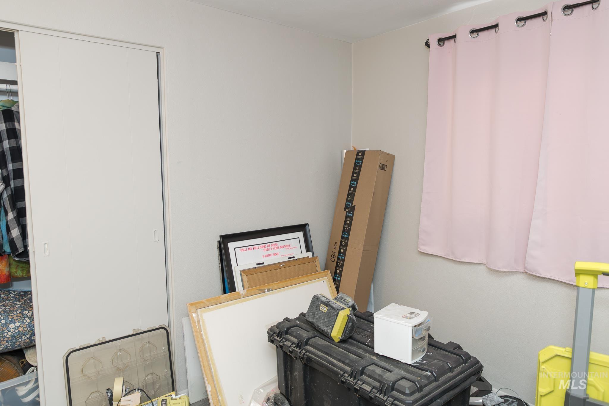 661 SW 3rd St, Ontario, Oregon 97914, 3 Bedrooms, 2 Bathrooms, Residential For Sale, Price $325,000,MLS 98974975