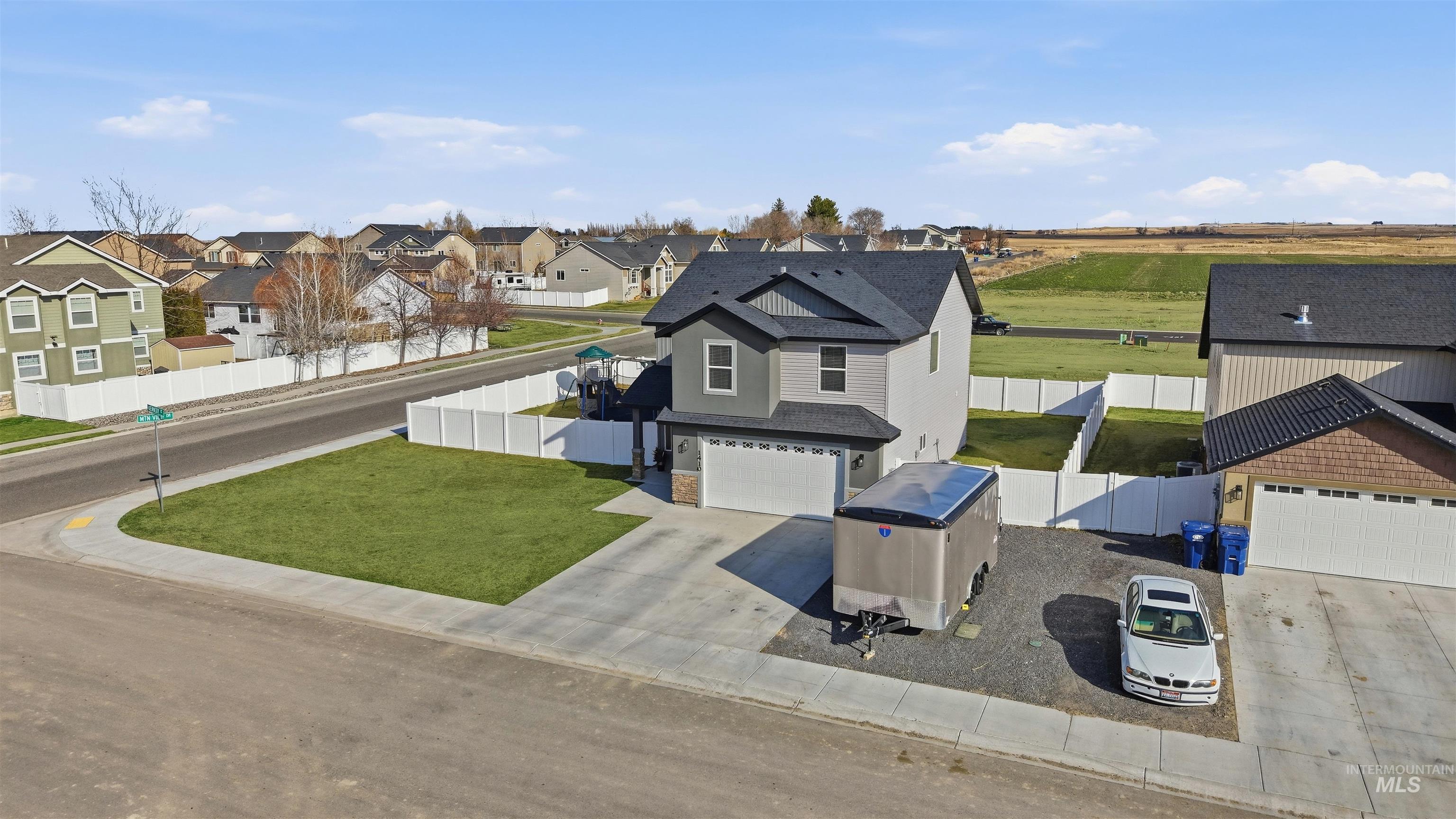 1410 N Kennedy, Jerome, Idaho 83338, 3 Bedrooms, 2.5 Bathrooms, Residential For Sale, Price $425,000,MLS 98974978