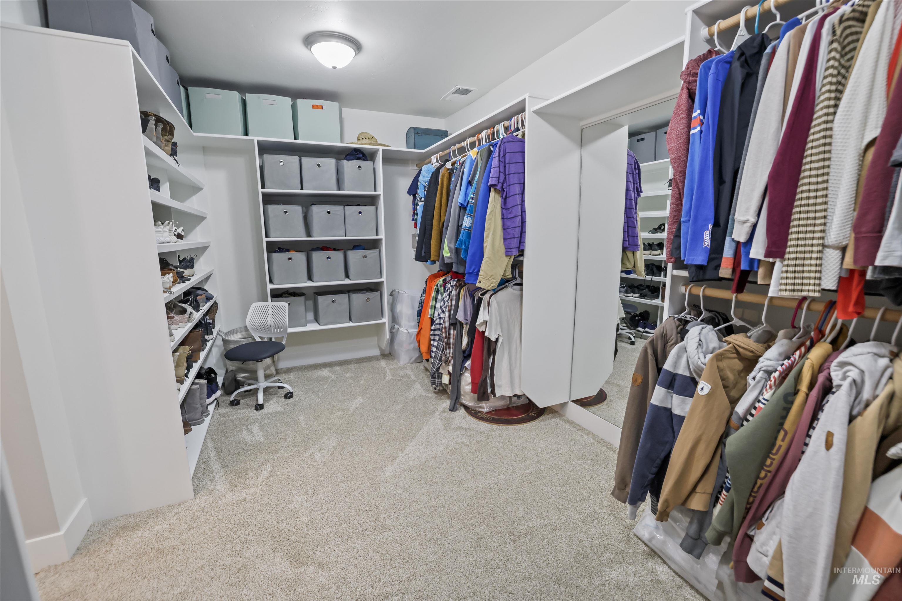 1410 N Kennedy, Jerome, Idaho 83338, 3 Bedrooms, 2.5 Bathrooms, Residential For Sale, Price $425,000,MLS 98974978