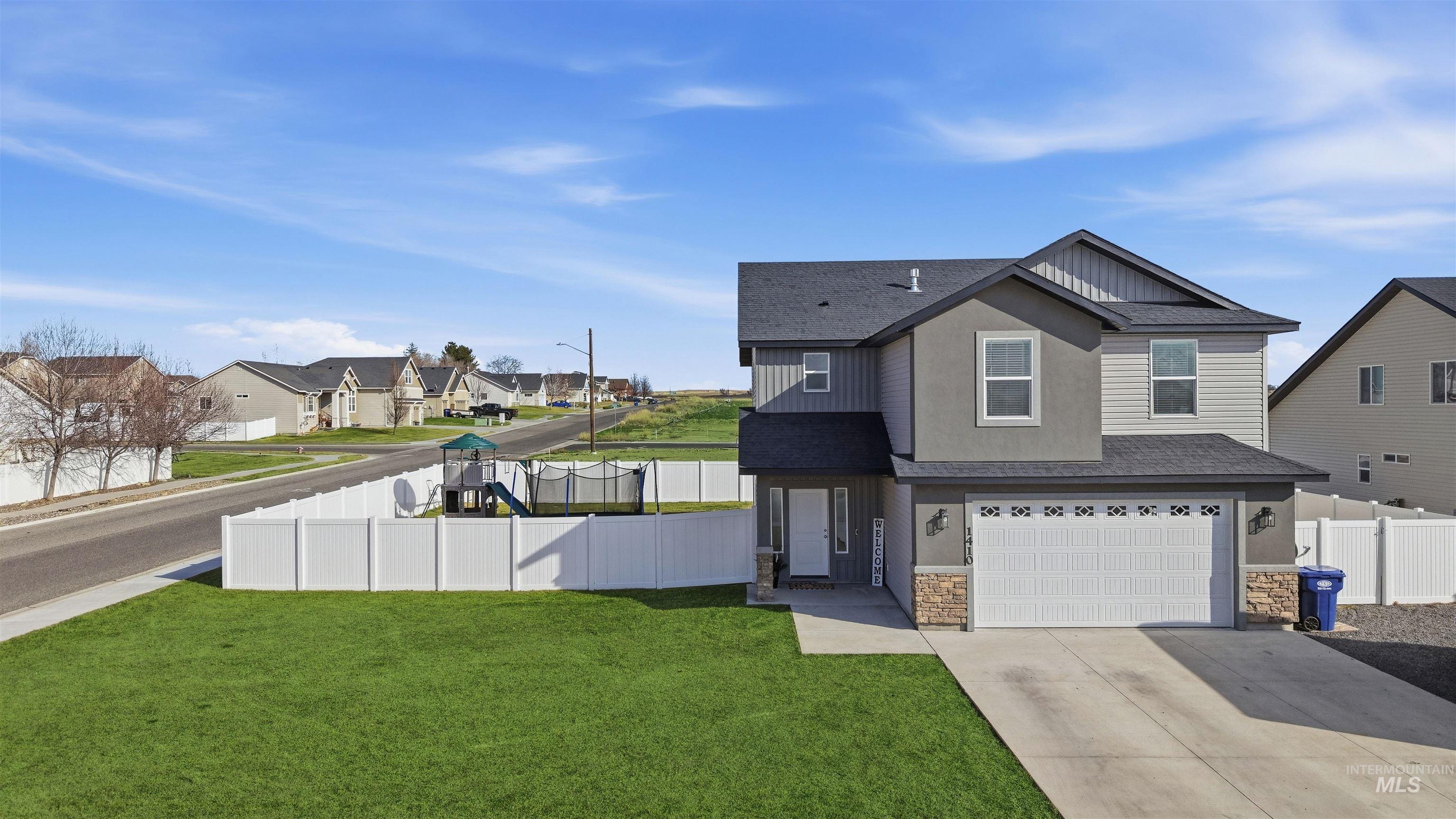 1410 N Kennedy, Jerome, Idaho 83338, 3 Bedrooms, 2.5 Bathrooms, Residential For Sale, Price $425,000,MLS 98974978