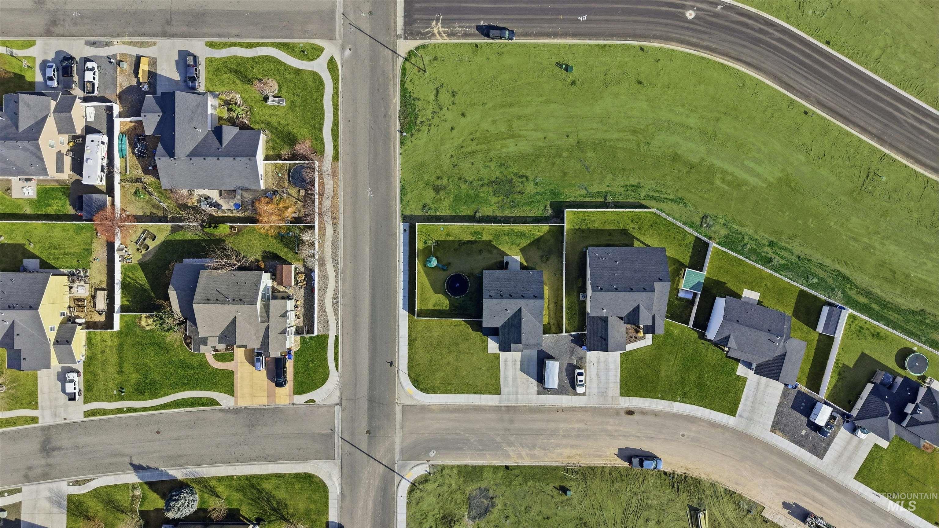 1410 N Kennedy, Jerome, Idaho 83338, 3 Bedrooms, 2.5 Bathrooms, Residential For Sale, Price $425,000,MLS 98974978