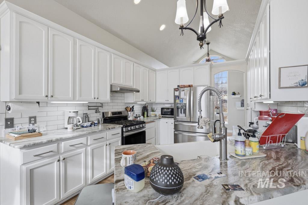 521 Victoria Dr, Moscow, Idaho 83843, 5 Bedrooms, 3 Bathrooms, Residential For Sale, Price $699,000,MLS 98974980