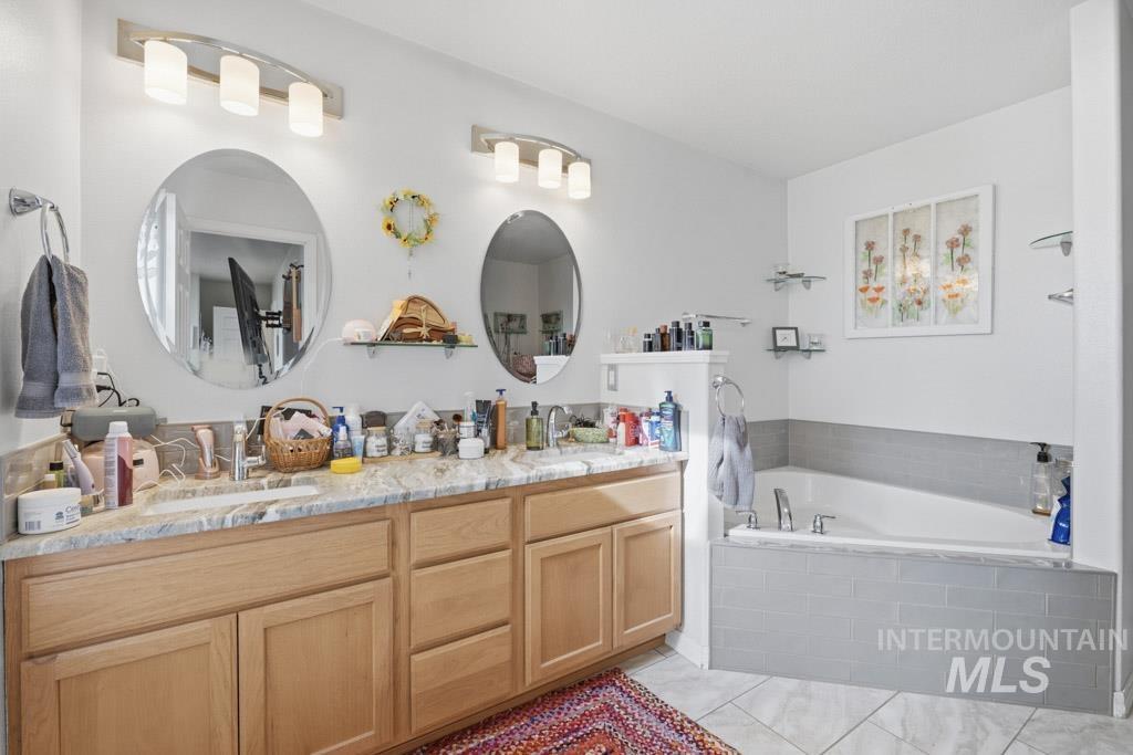 521 Victoria Dr, Moscow, Idaho 83843, 5 Bedrooms, 3 Bathrooms, Residential For Sale, Price $699,000,MLS 98974980