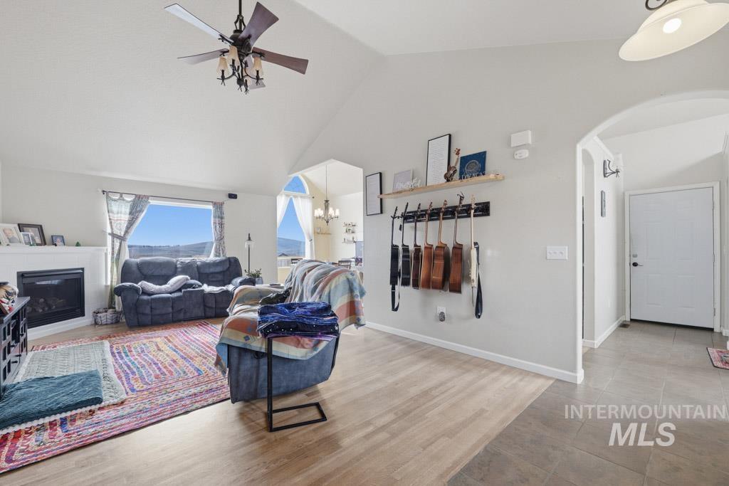 521 Victoria Dr, Moscow, Idaho 83843, 5 Bedrooms, 3 Bathrooms, Residential For Sale, Price $699,000,MLS 98974980